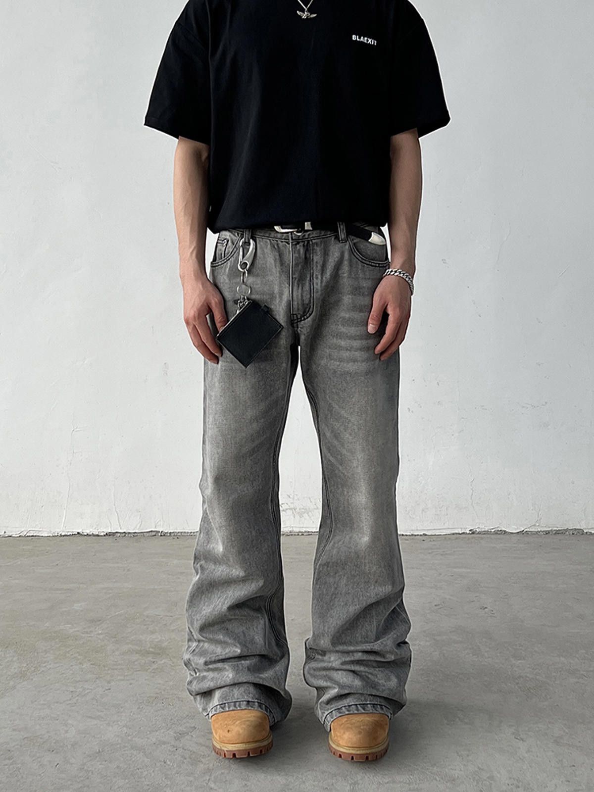 Other Trendy High-Waisted Distressed Jeans Size US 32 / EU 48 - 1 Thumbnail