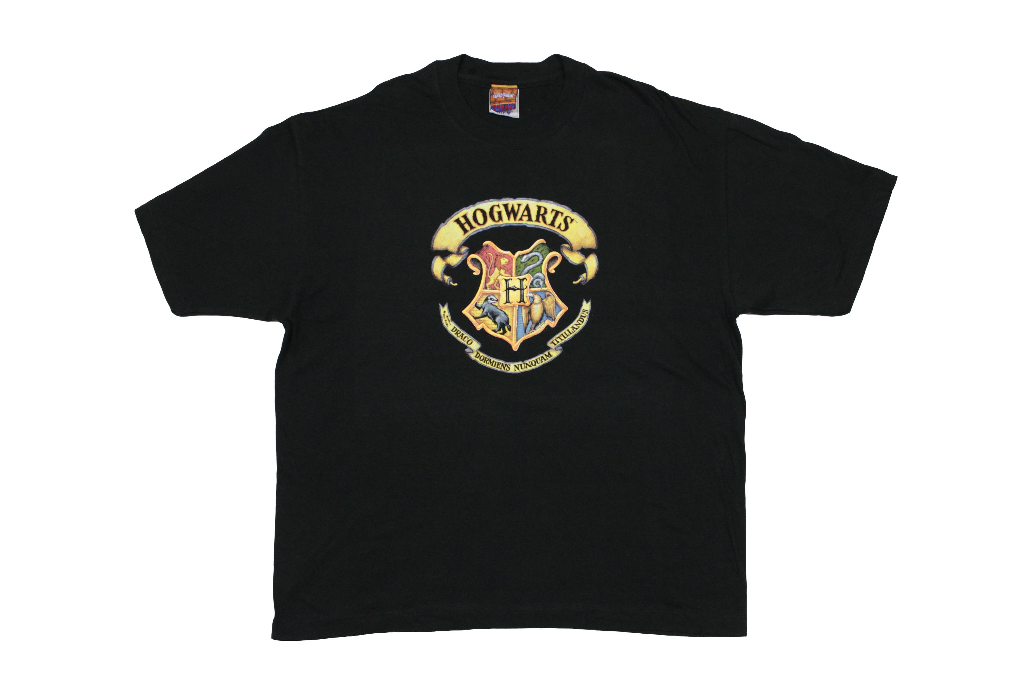 Warner Bros 2001 Harry Potter Hogwarts Merch Big Logo T-Shirt Vintage Size US XL / EU 56 / 4 - 1 Thumbnail