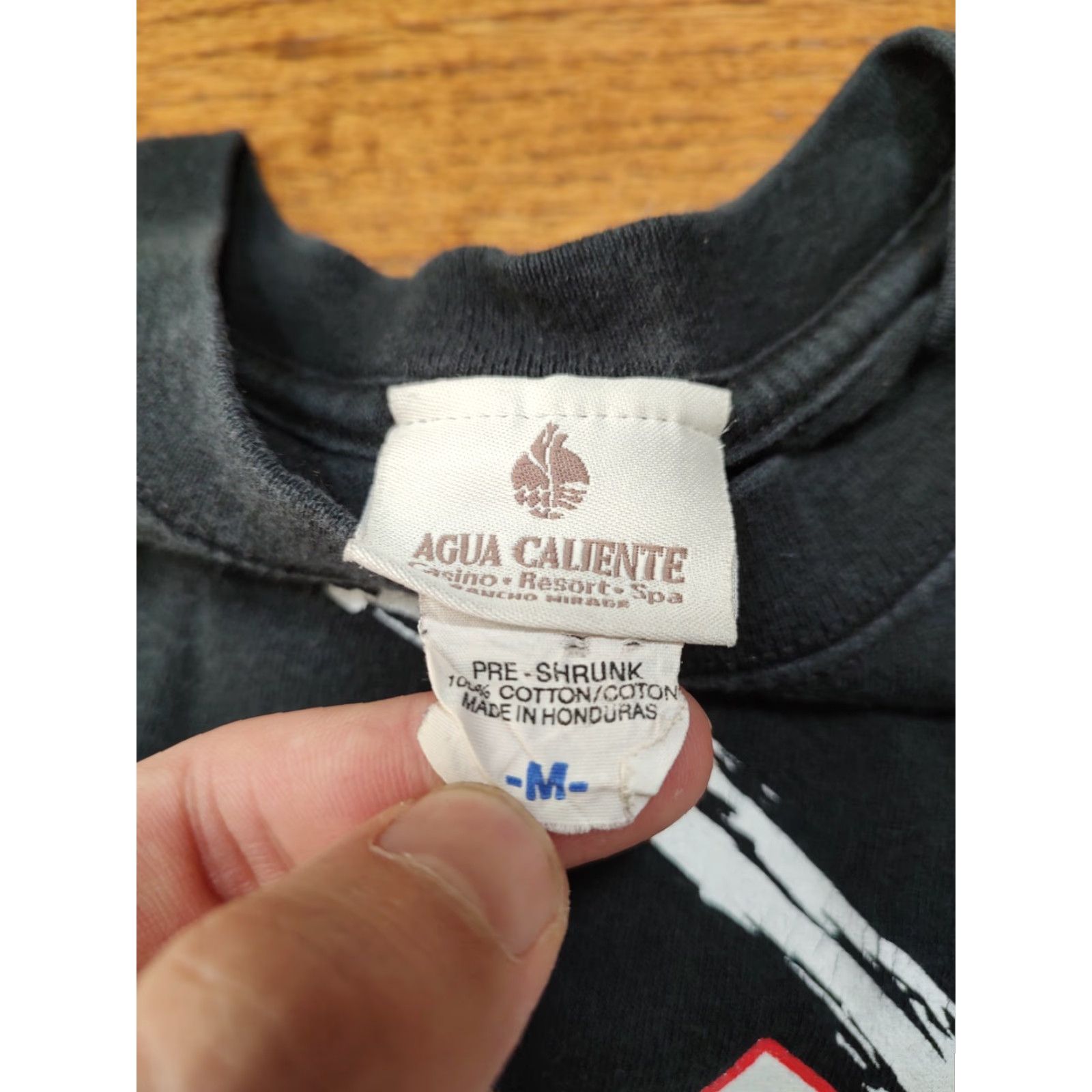 Vintage VINTAGE agua caliente T-Shirt Mens M Black Graphic Crew Neck Short Sleeve USA Sports Movie Capable of Memory? Size US M / EU 48-50 / 2 - 4 Thumbnail