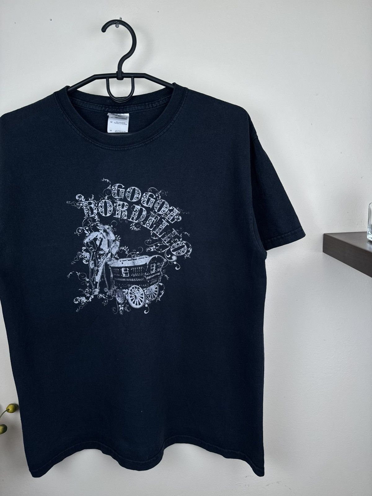 Gildan Vintage Gogol Bordelo T shirt Rock Band Black Sz M Music Size US M / EU 48-50 / 2 - 9 Thumbnail