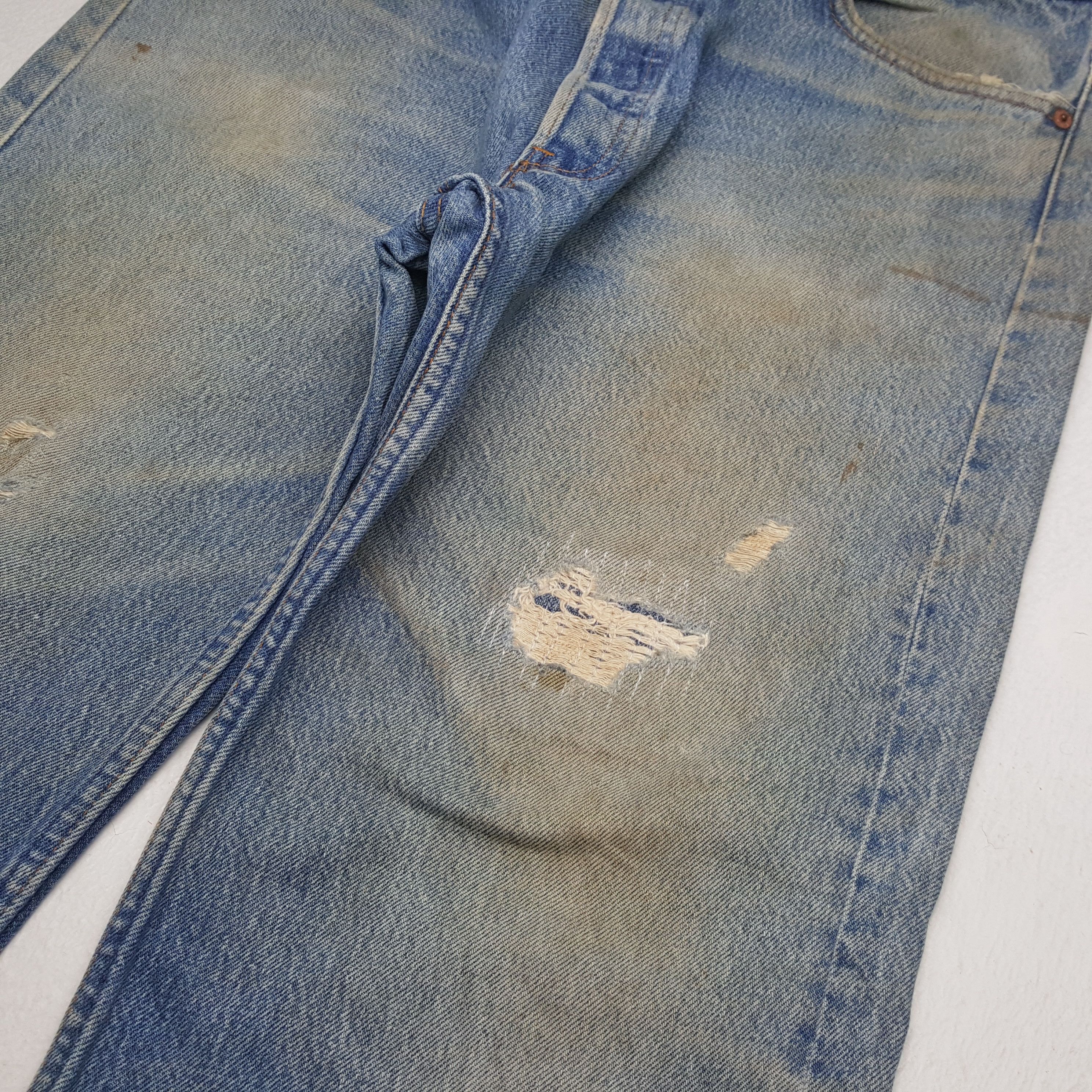 Levi's Vintage 90's Levis 501 Distressed Ripped Denim jeans RR9 Size US 33 - 12 Thumbnail