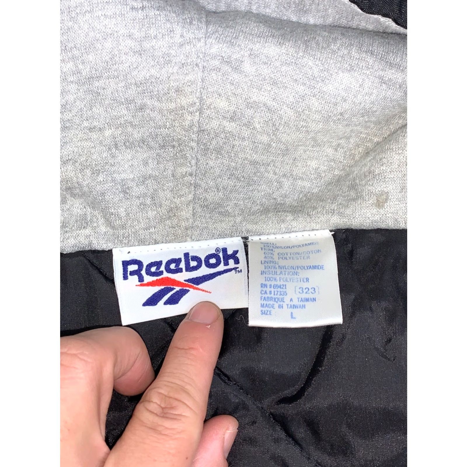 Reebok VINTAGE Reebok Jacket Mens L Black Hooded Full Zip Heavy 90s Retro Sports Style Basic Jacket Size US L / EU 52-54 / 3 - 2 Thumbnail