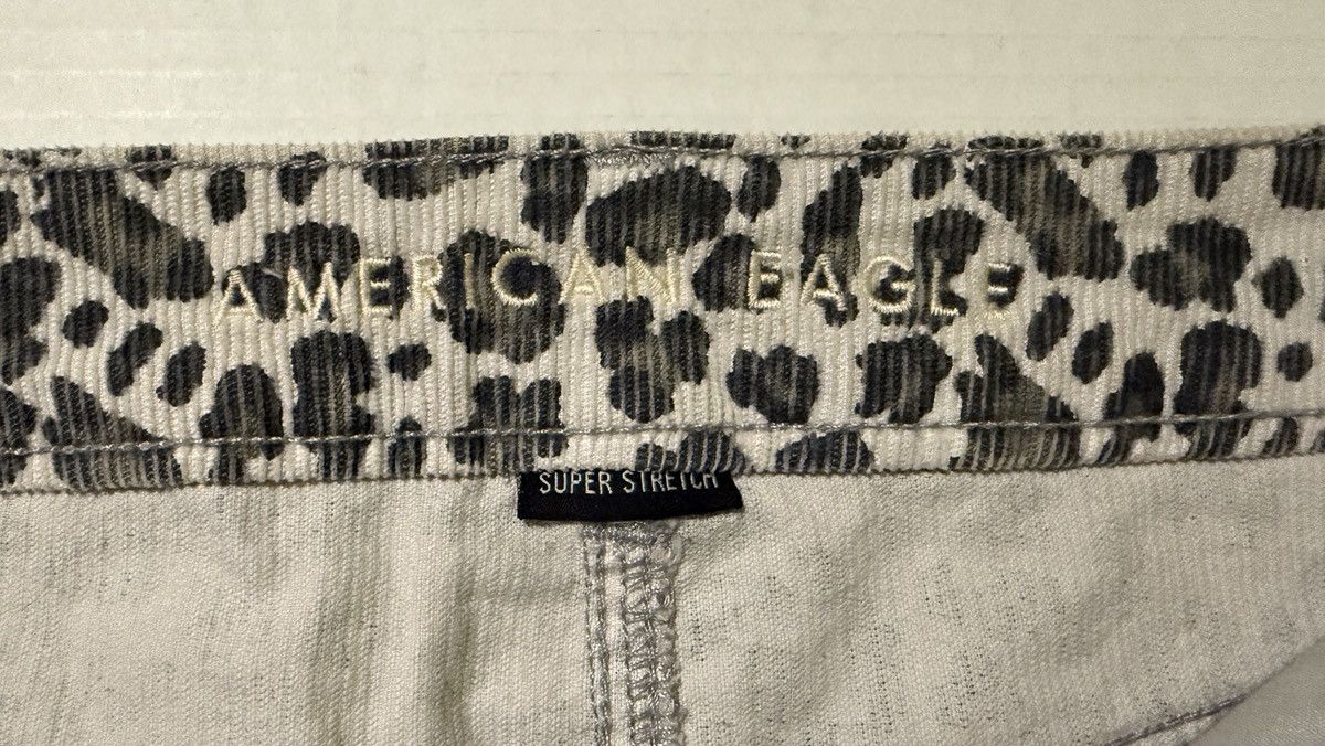 American Eagle Outfitters American Eagle Leopard Print Stretch Corduroy Mini Skirt Size 30" / US 8 / IT 44 - 2 Thumbnail