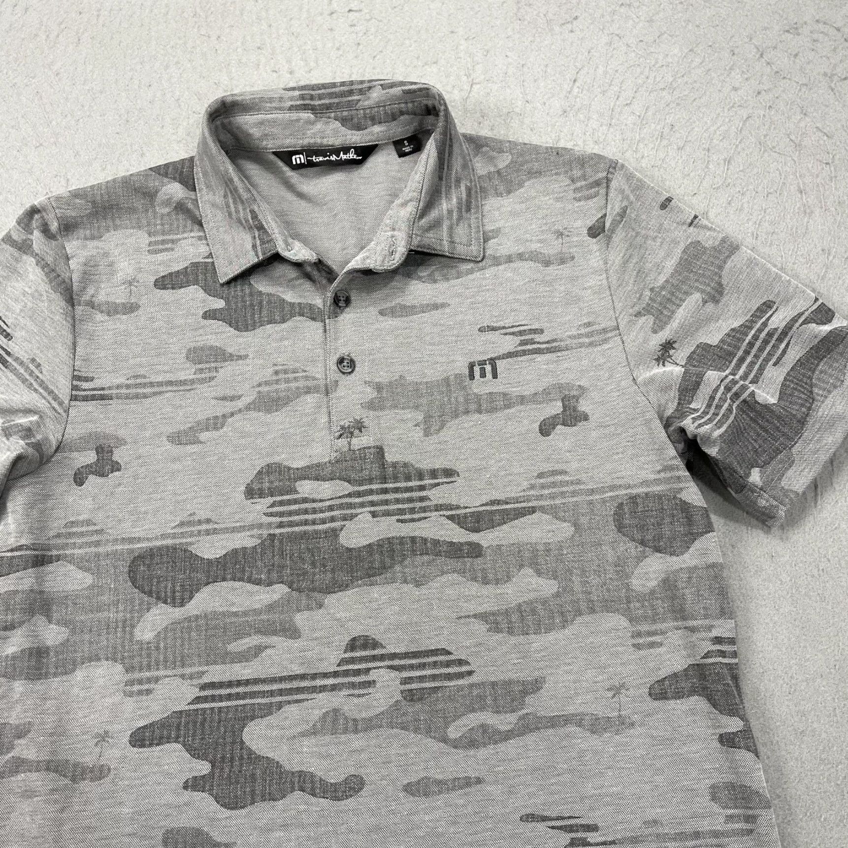 TravisMathew Travis Mathew Polo Shirt Mens S Gray Beachside Stealth Camo Golf Loud AOP Shirt Size US S / EU 44-46 / 1 - 3 Thumbnail