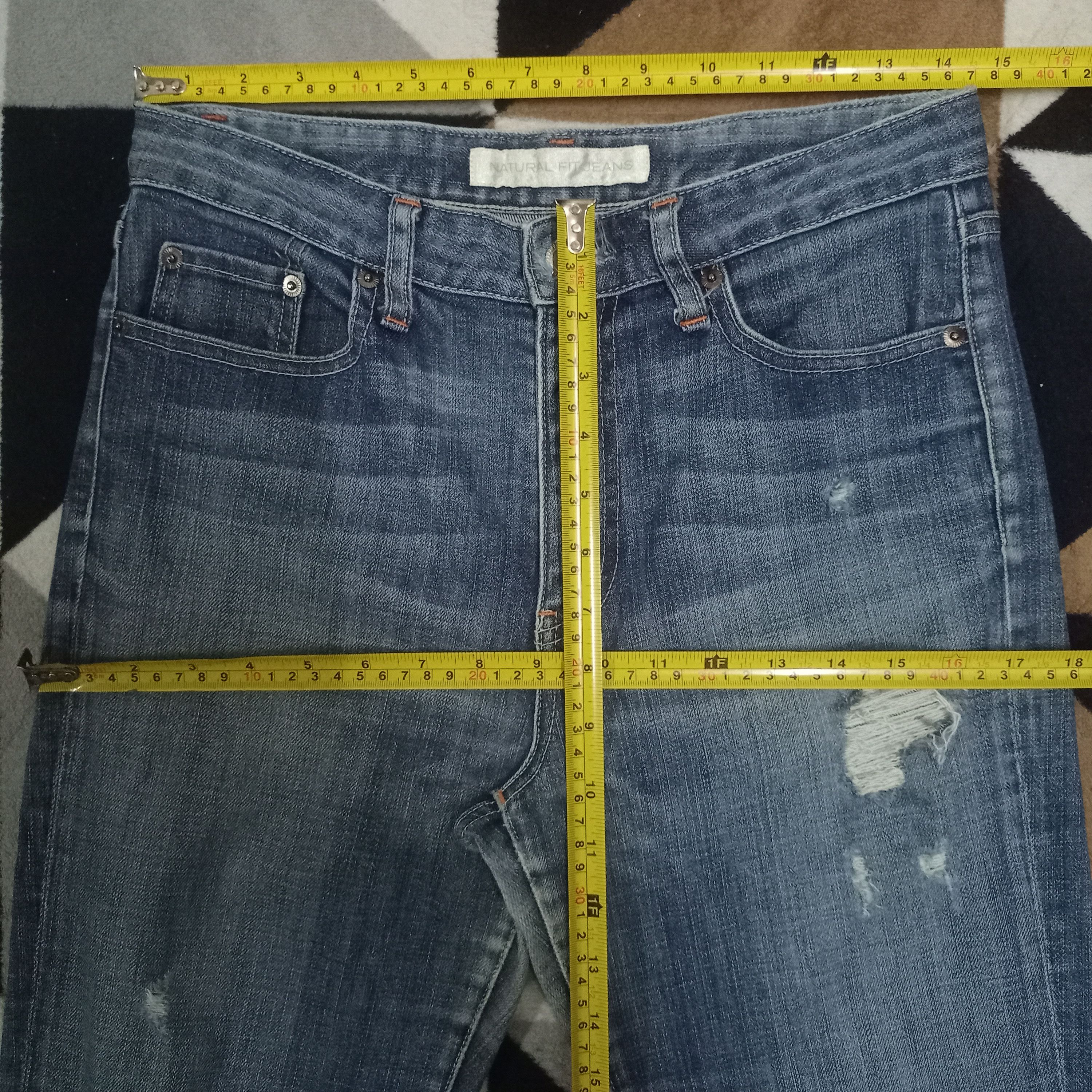 Uniqlo Vintage Japanese Uniqlo Blue Wash Distressed Jeans 29x27 Size US 29 - 8 Thumbnail