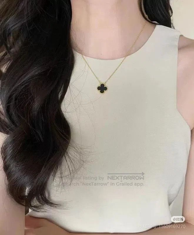 Van Cleef & Arpels VCA 18K Gold Black Onyx Clover Necklace. Size ONE SIZE - 5 Thumbnail