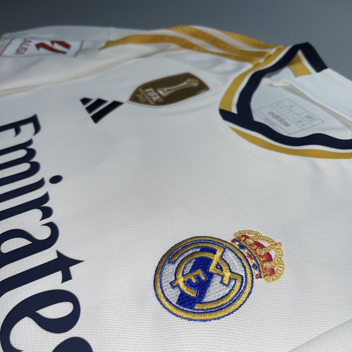 Adidas × Vintage REAL MADRID 2023/2024 FOOTBALL HOME JERSEY #18 TCHOUAMENI Size US L / EU 52-54 / 3 - 5 Thumbnail