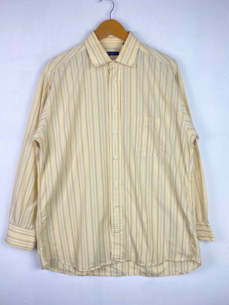 Burberry vintage burberry shirt by neiman marcus nice design Size US XL / EU 56 / 4 - 1 Thumbnail