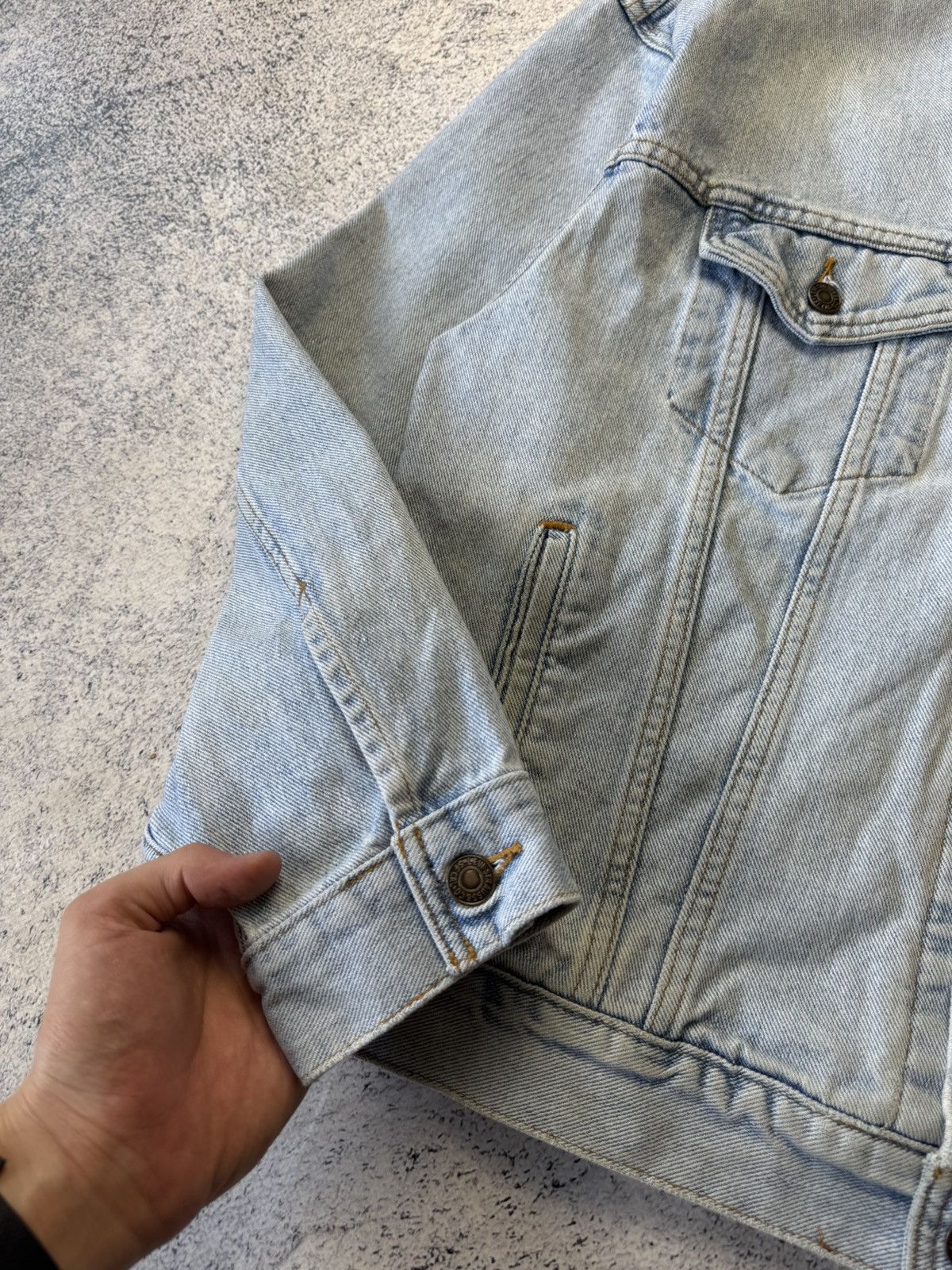Levi's Vintage Levis Distressed Denim Jacket Made In USA Rare Y2K Size US L / EU 52-54 / 3 - 11 Thumbnail