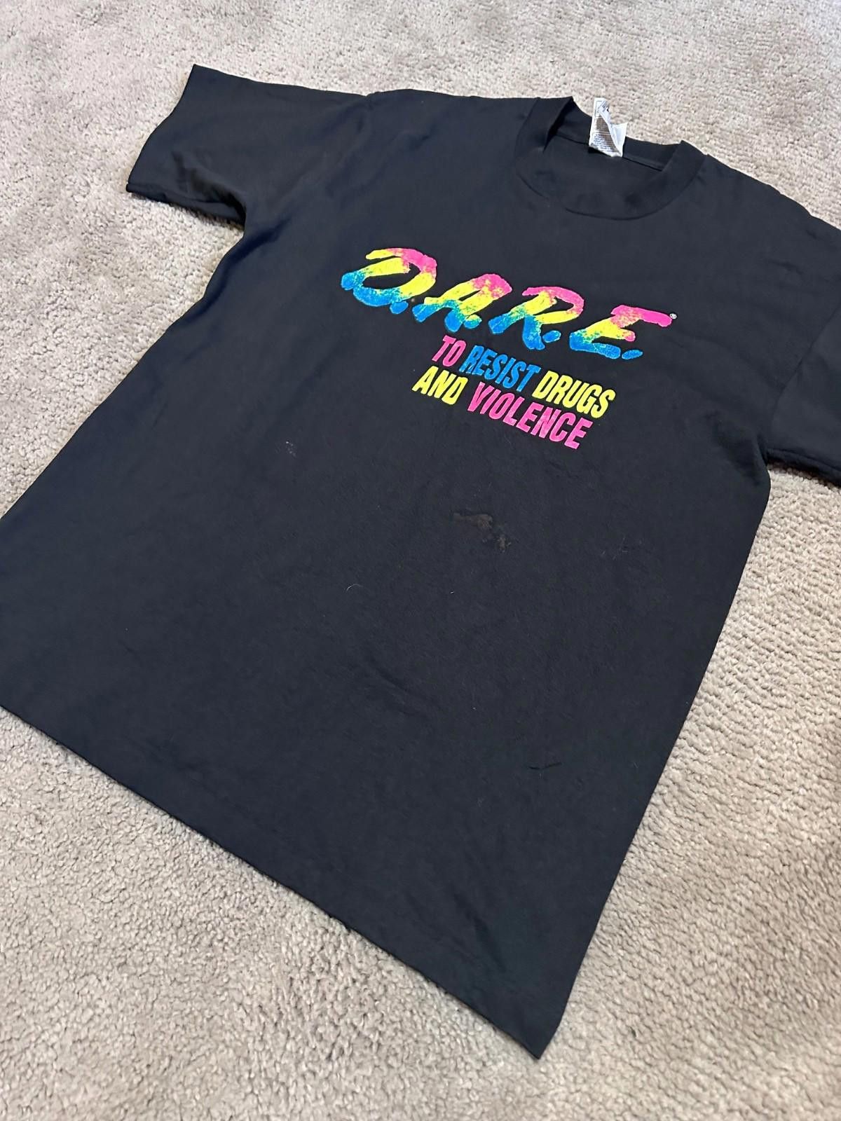 Fruit Of The Loom VINTAGE 90s DARE To Resist Drugs And Violence Rainbow TShirt Size US L / EU 52-54 / 3 - 2 Thumbnail