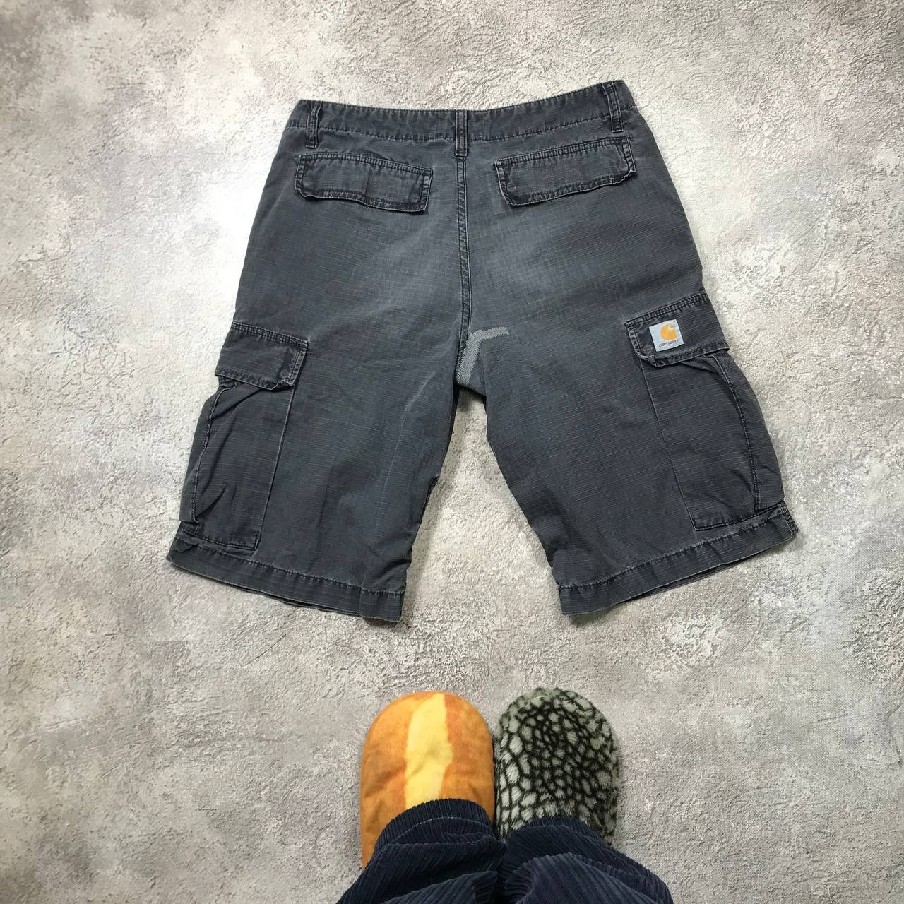 Vintage Vintage Carhartt Faded Cargo Shorts Baggy Streetwear Logo 31 Size US 31 - 1 Thumbnail