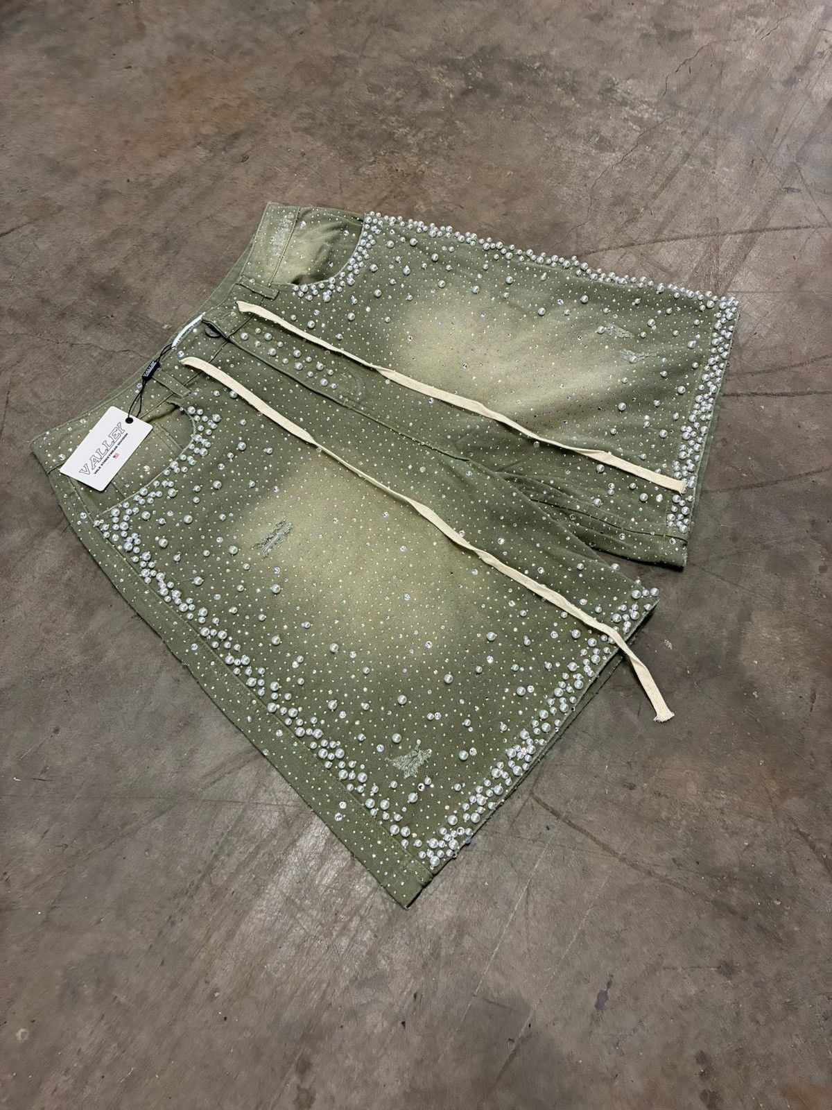 Vale Vale Valley Dreams Green Rainforest Jean Shorts Jorts 38 New Size US 38 / EU 54 - 2 Thumbnail