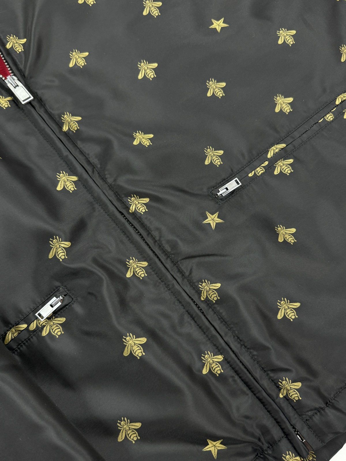Gucci BEE PRINT LIGHT JACKET WITH DETACHABLE HOOD Size US L / EU 52-54 / 3 - 4 Thumbnail