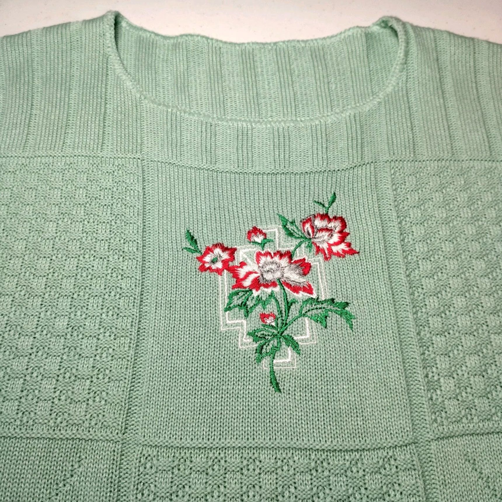 Vintage VINTAGE Embroidered Flower Sweater Vest Women’s Small Mint Green Grannycore Size S / US 4 / IT 40 - 5 Thumbnail