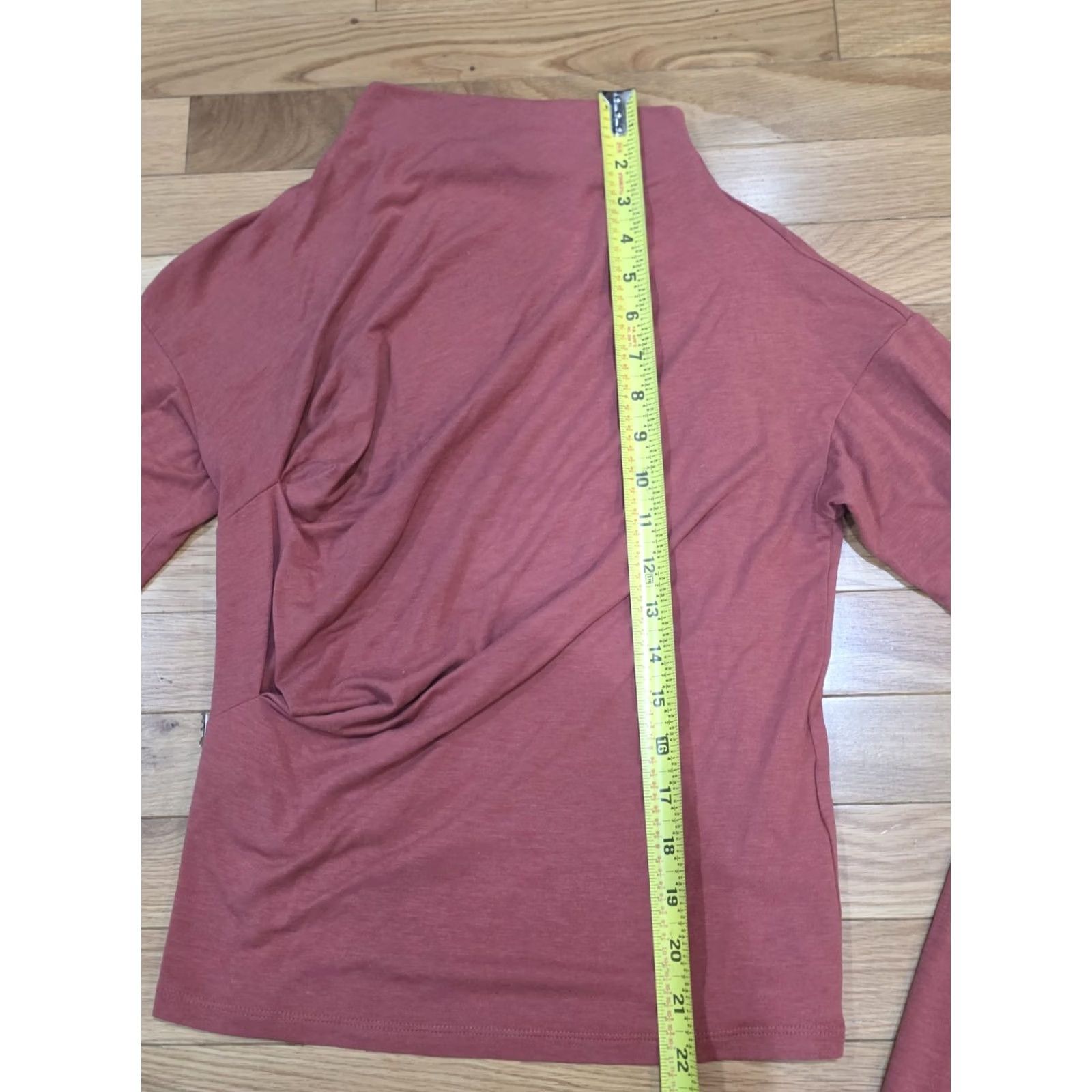Uniqlo Uniqlo T-Shirt Long Sleeve XS Burgundy Red Women Neck Stitch Details Vintage-style? Size XS / US 0-2 / IT 36-38 - 6 Thumbnail