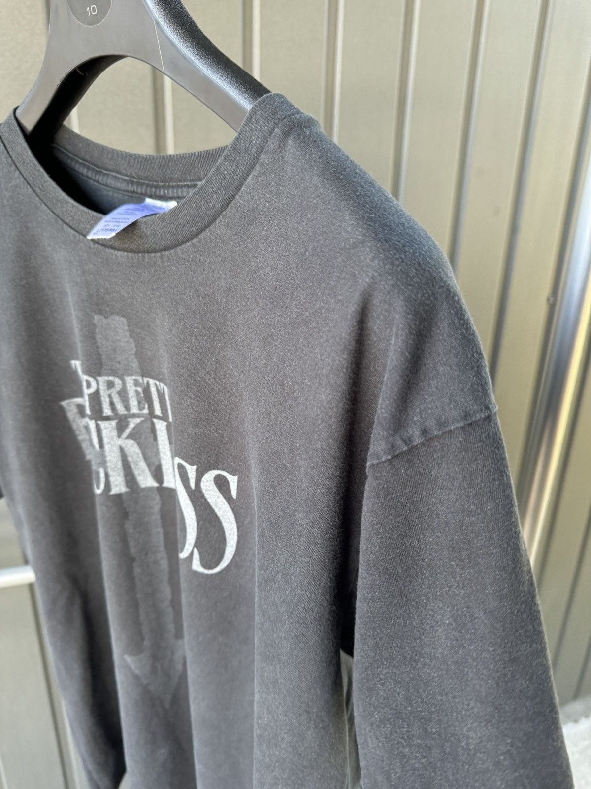 Band Tees × Vintage Vintage The Pretty Reckless Logo T Shirt Y2K Size US L / EU 52-54 / 3 - 7 Thumbnail
