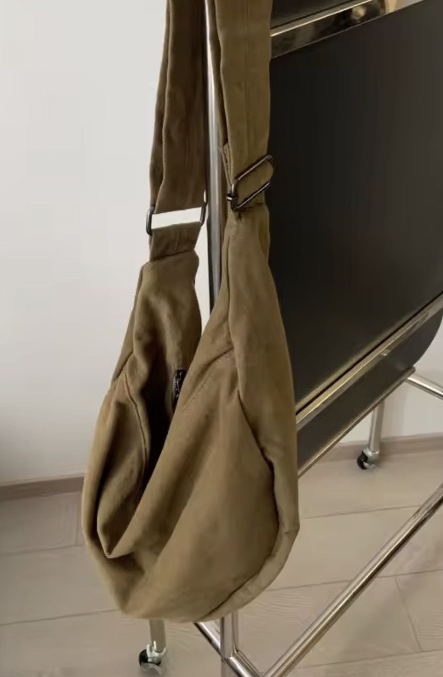 Japanese Brand STEAL! Y2K Large Crossbody Bag Size ONE SIZE - 3 Thumbnail