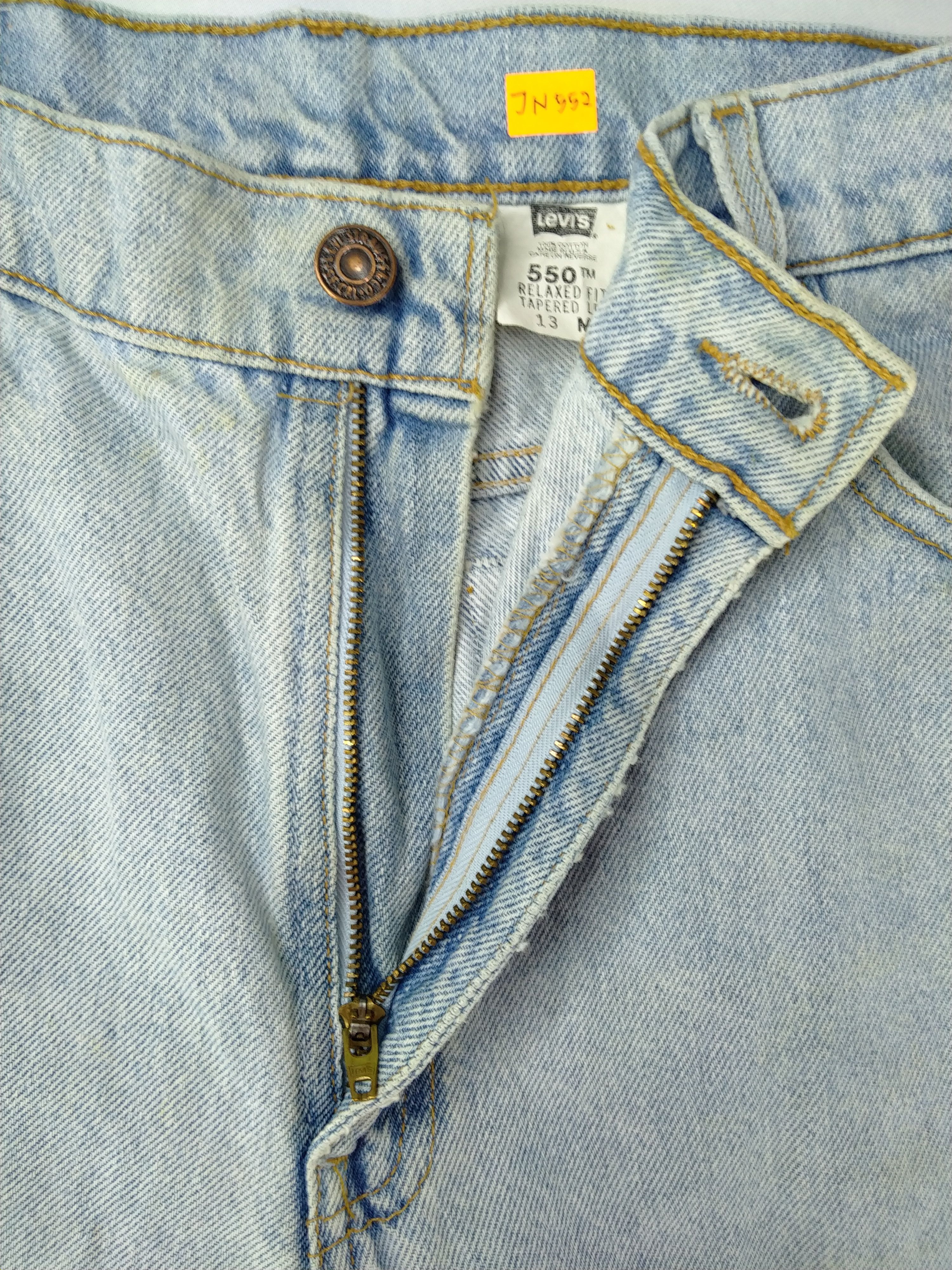 Levi's Light Wash Vintage Levi's 550 Denim 31 x 30.5 -JN552 Size US 31 - 6 Thumbnail