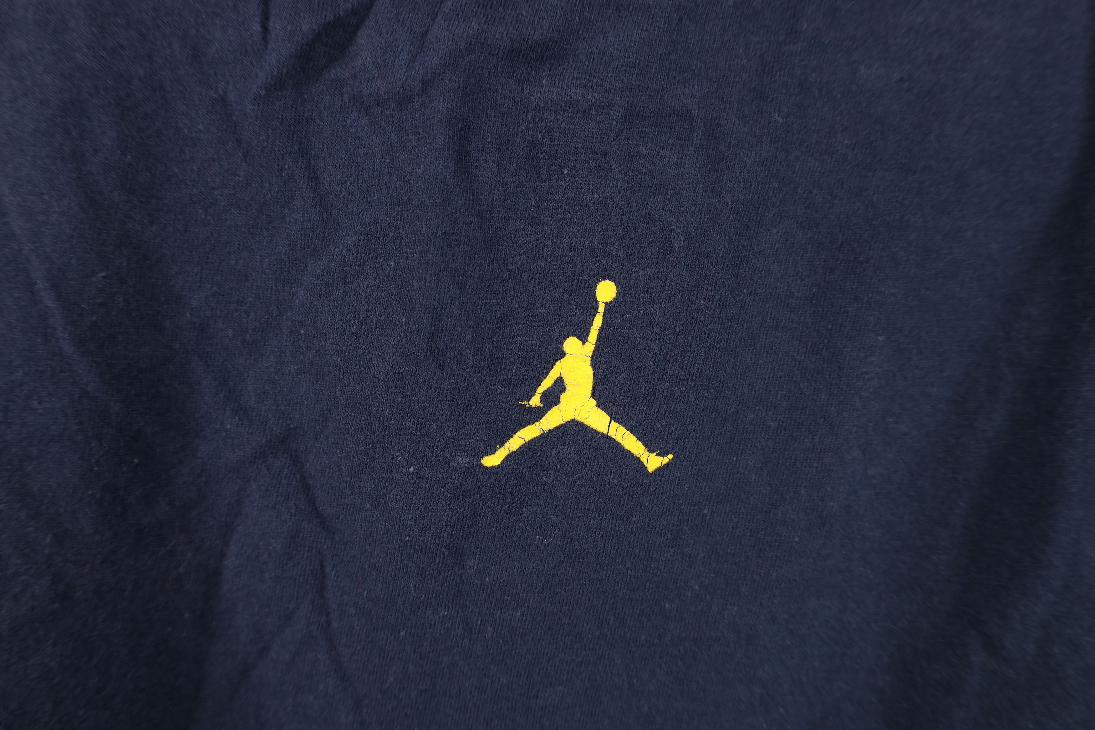 Nike Nike Air Jordan Respect Is University of Michigan T-Shirt Size US S / EU 44-46 / 1 - 12 Thumbnail