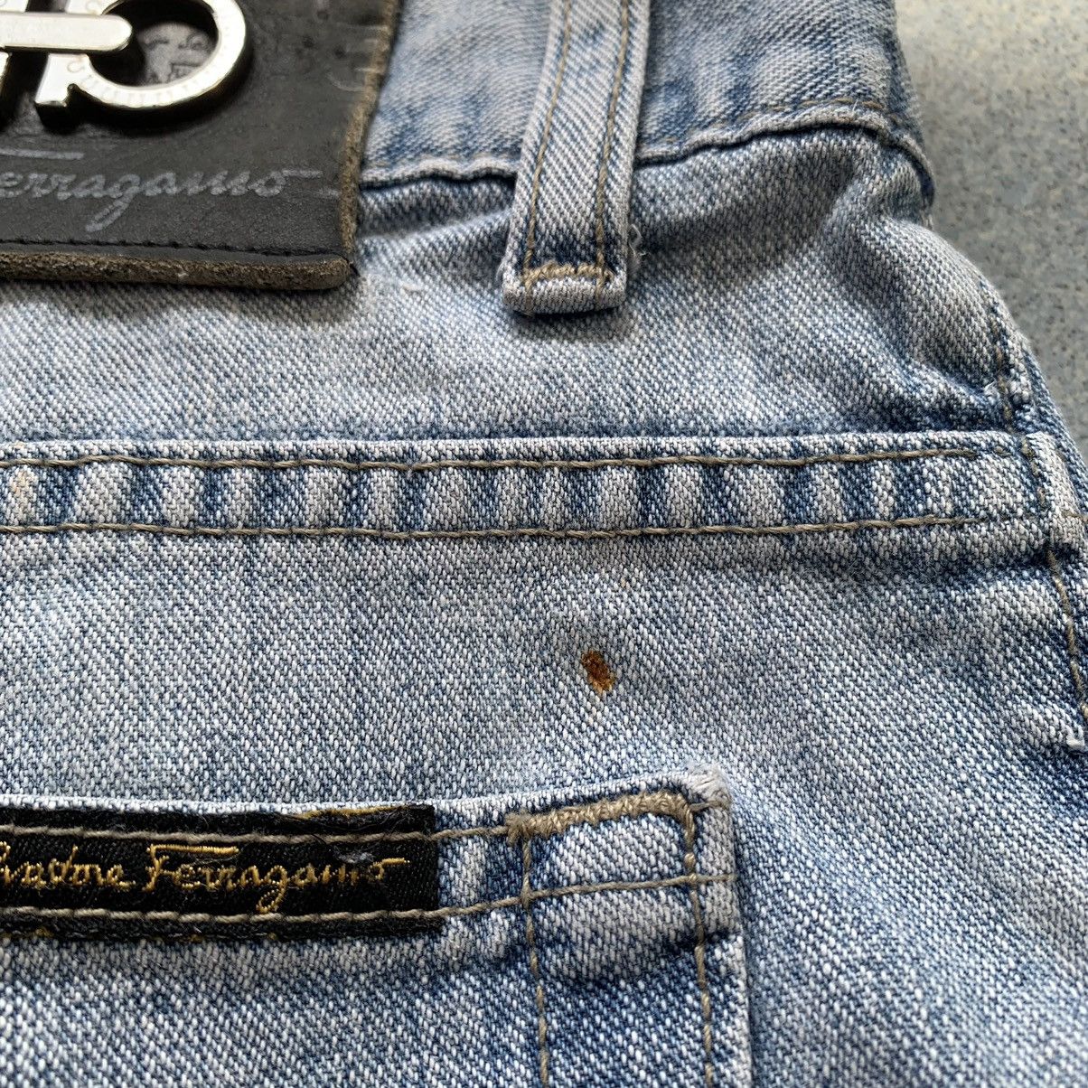 Designer × Salvatore Ferragamo Salvatore Ferragamo Basic Baggy Styled Vintage Jeans Size US 32 / EU 48 - 10 Thumbnail