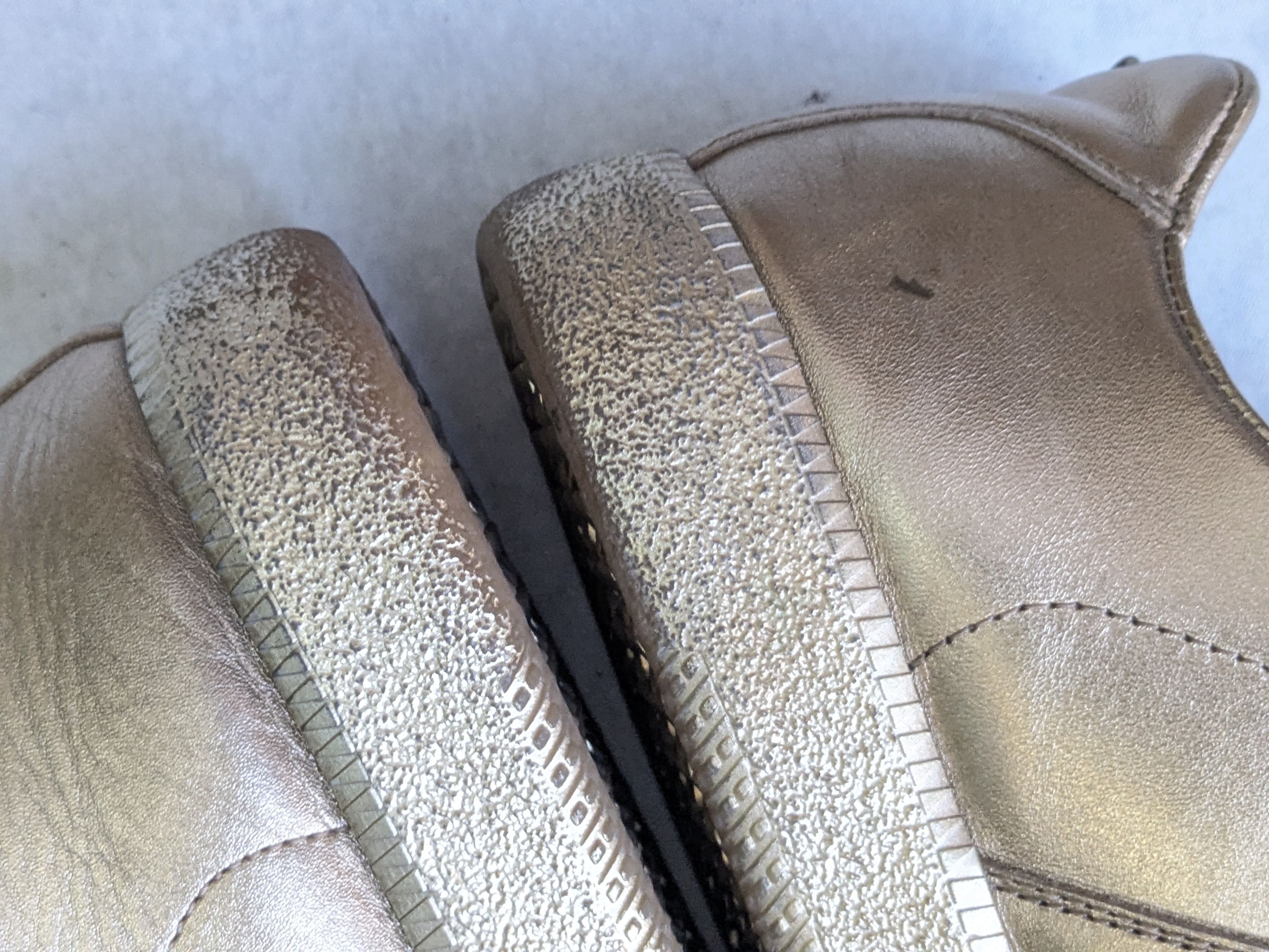 Maison Margiela Maison Margiela GAT Replica Gold 11 44 Low Tops Size US 11 / EU 44 - 15 Thumbnail