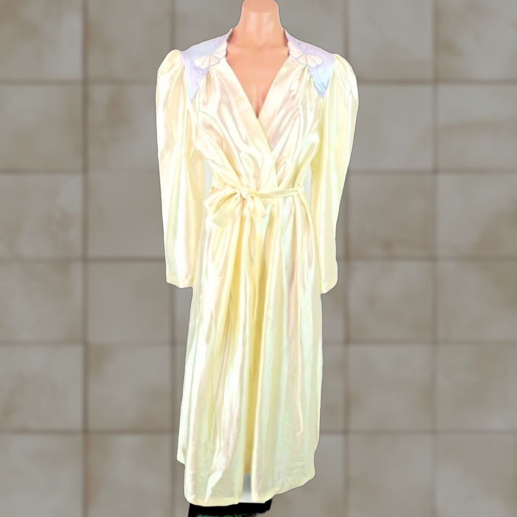 VINTAGE JC PENNEY Bridal Robe 1970s Ivory Shiny Victorian