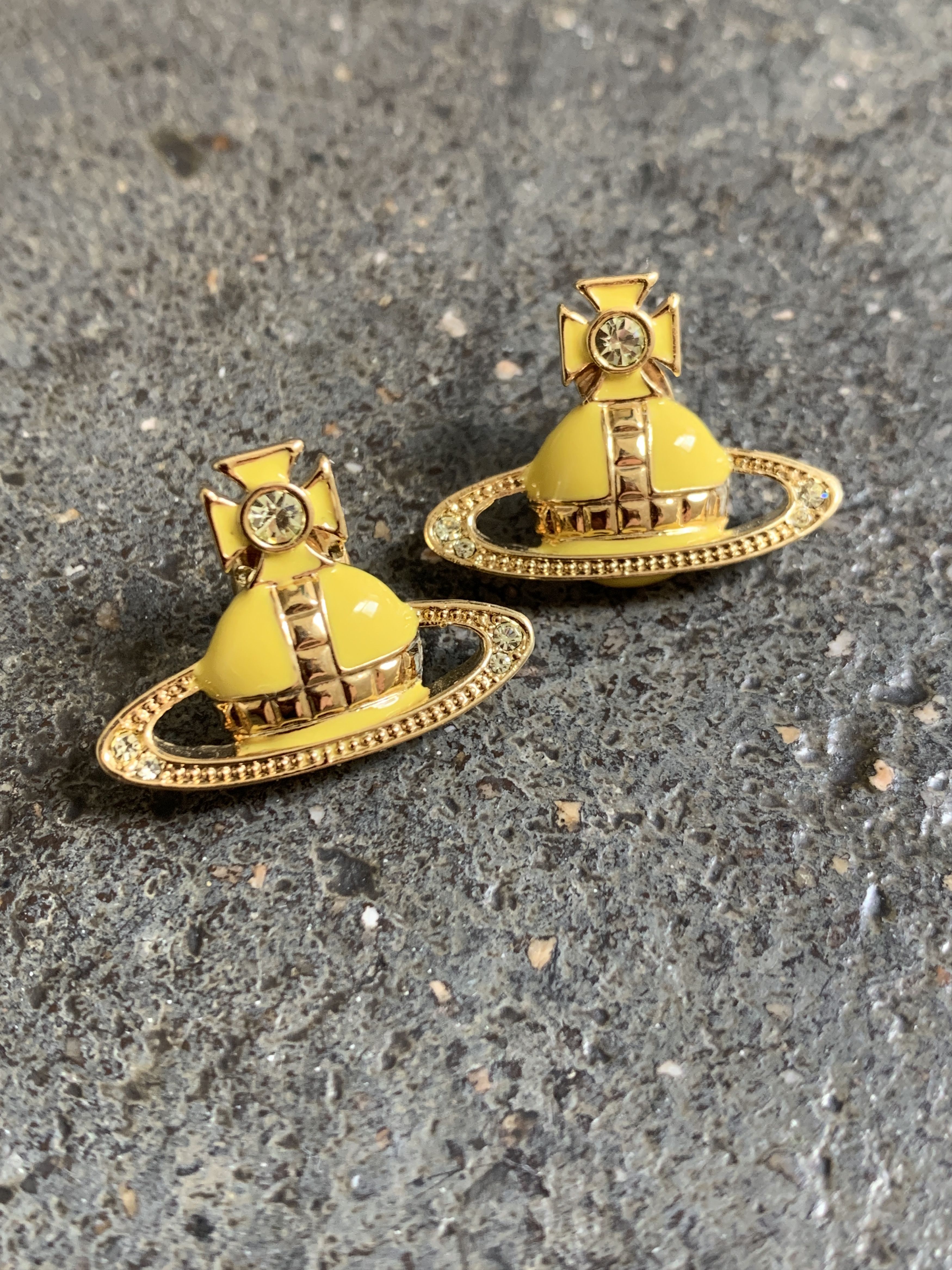 Vivienne Westwood 2014 Vintage New Yellow Orb earrings w/ Swarovski Crystals Size ONE SIZE - 1 Thumbnail