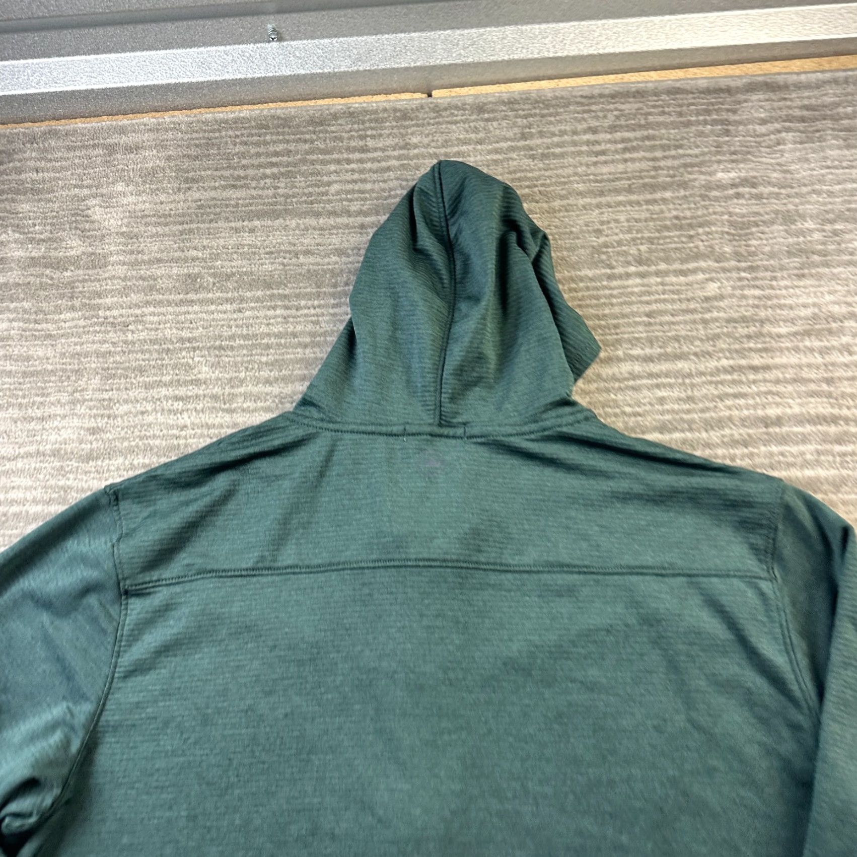 Peter Millar Peter Millar Hoodie Mens Large Green Crown Sport Beaumont Performance Golf Size US L / EU 52-54 / 3 - 7 Thumbnail