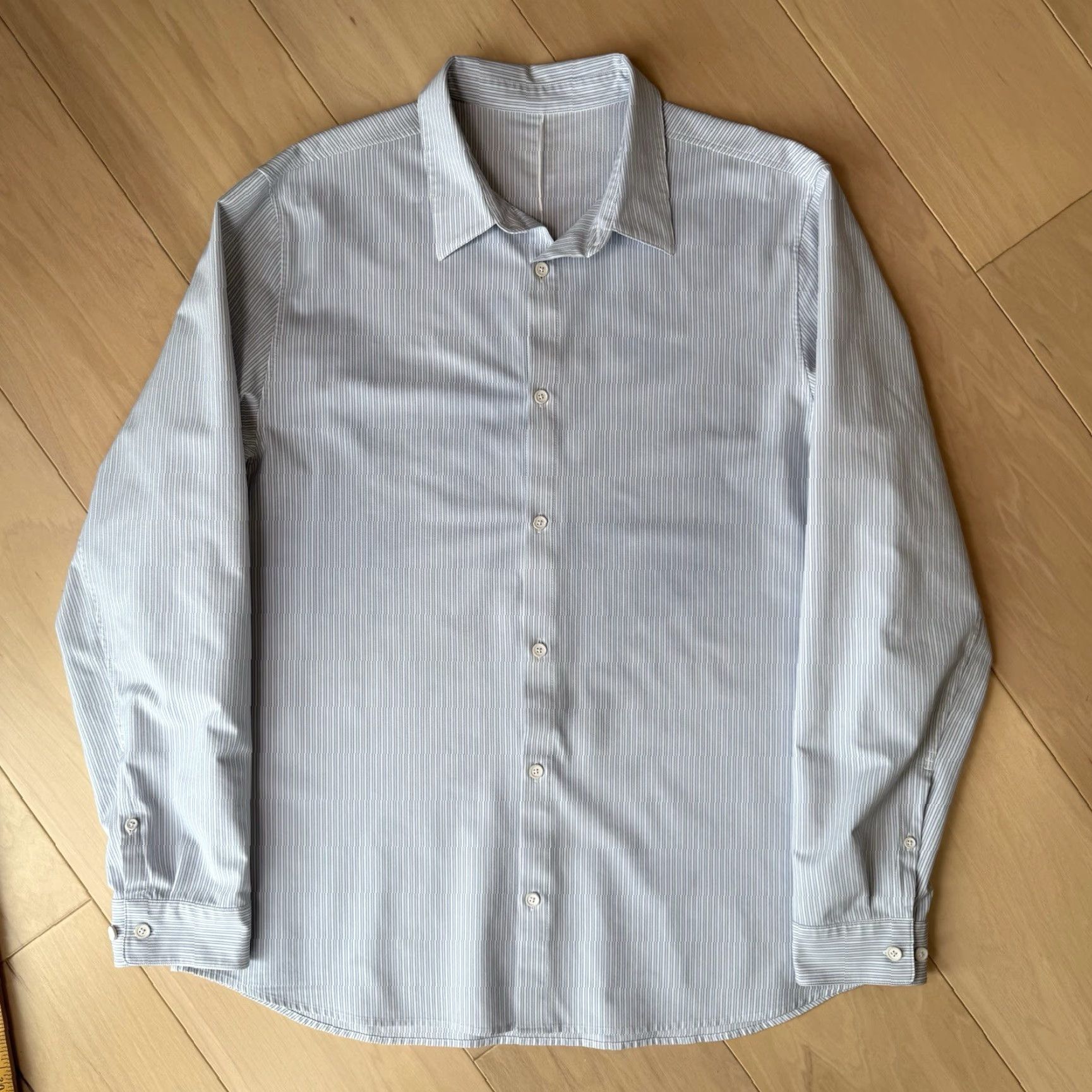 Lululemon Lululemon Shirt XL Blue White Long Sleeve Minimalist Oxford Athleisure Shirt Size US XL / EU 56 / 4 - 3 Thumbnail
