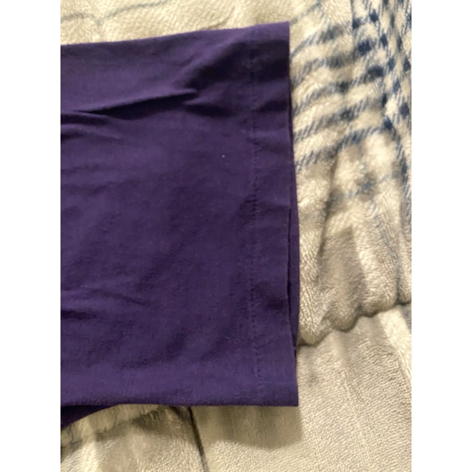 Vintage VINTAGE Montana Grizzly Country T Shirt Purple Adult L Mens Short Sleeve Crew Neck Cotton Blend Graphic Print 90s Animals Nature Regular Fit Size US L / EU 52-54 / 3 - 6 Thumbnail
