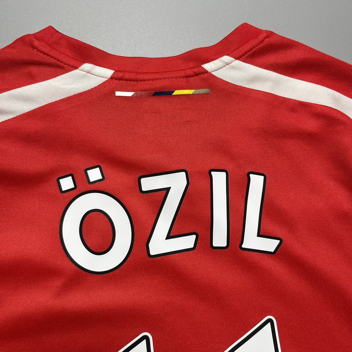Puma ARSENAL PUMA 2014/2015 FOOTBALL SOCCER HOME JERSEY #11 OZIL Size US S / EU 44-46 / 1 - 12 Thumbnail