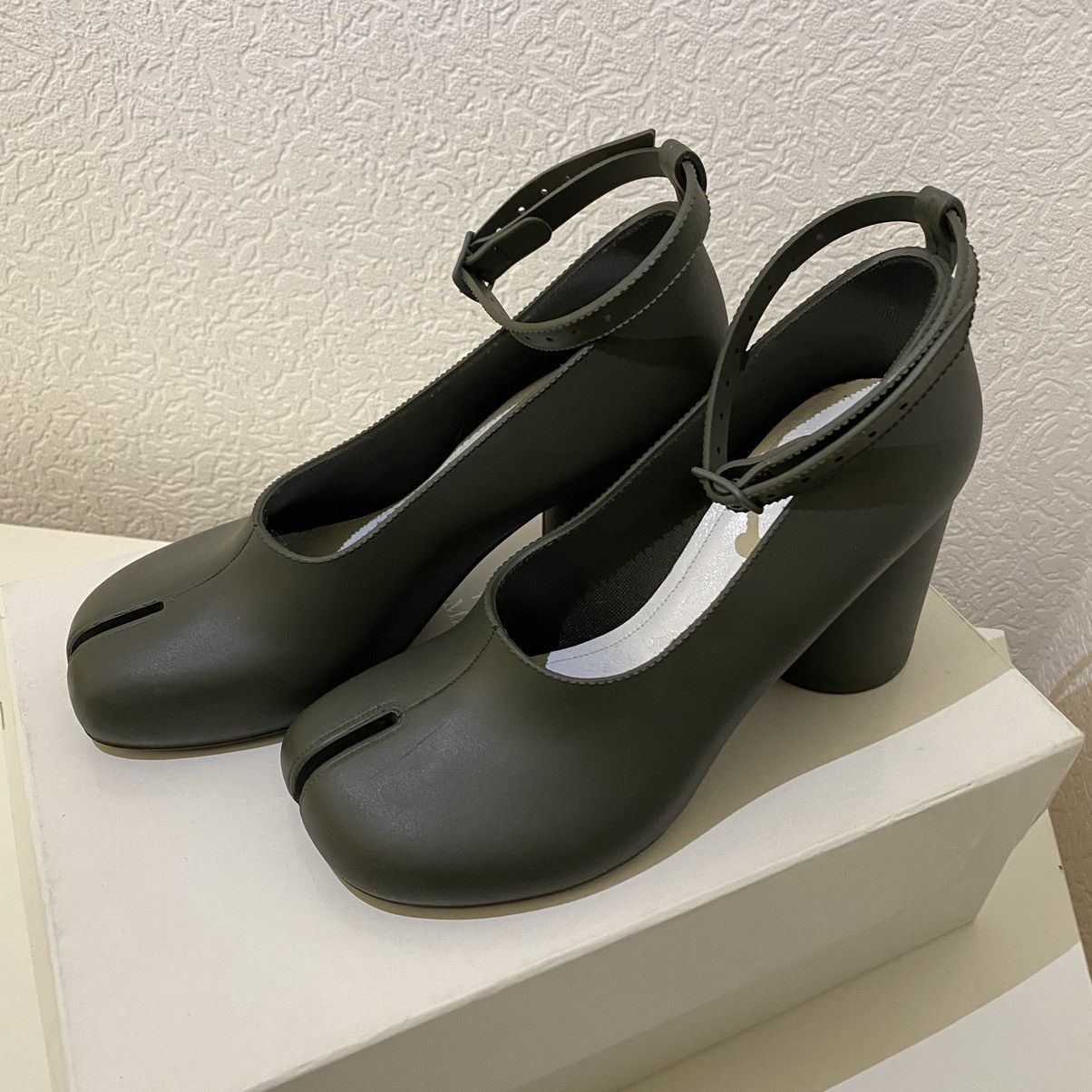 Maison Margiela Maison Margiela Pumps Tabi Mary Jane Heels