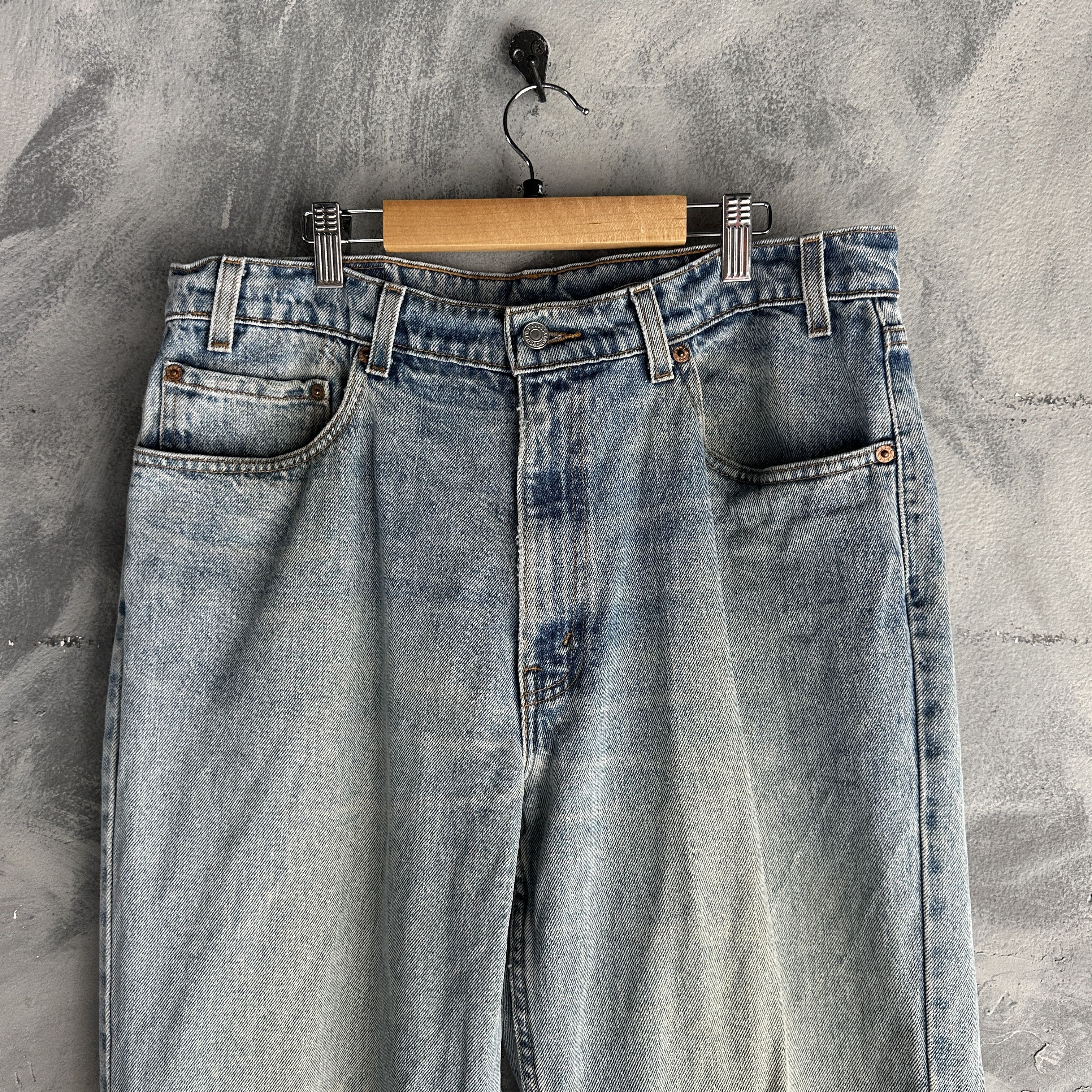 Levi's Vtg Levis 550 Jeans Mens 90s Relaxed Stonewash Denim Baggy Size US 36 / EU 52 - 2 Thumbnail
