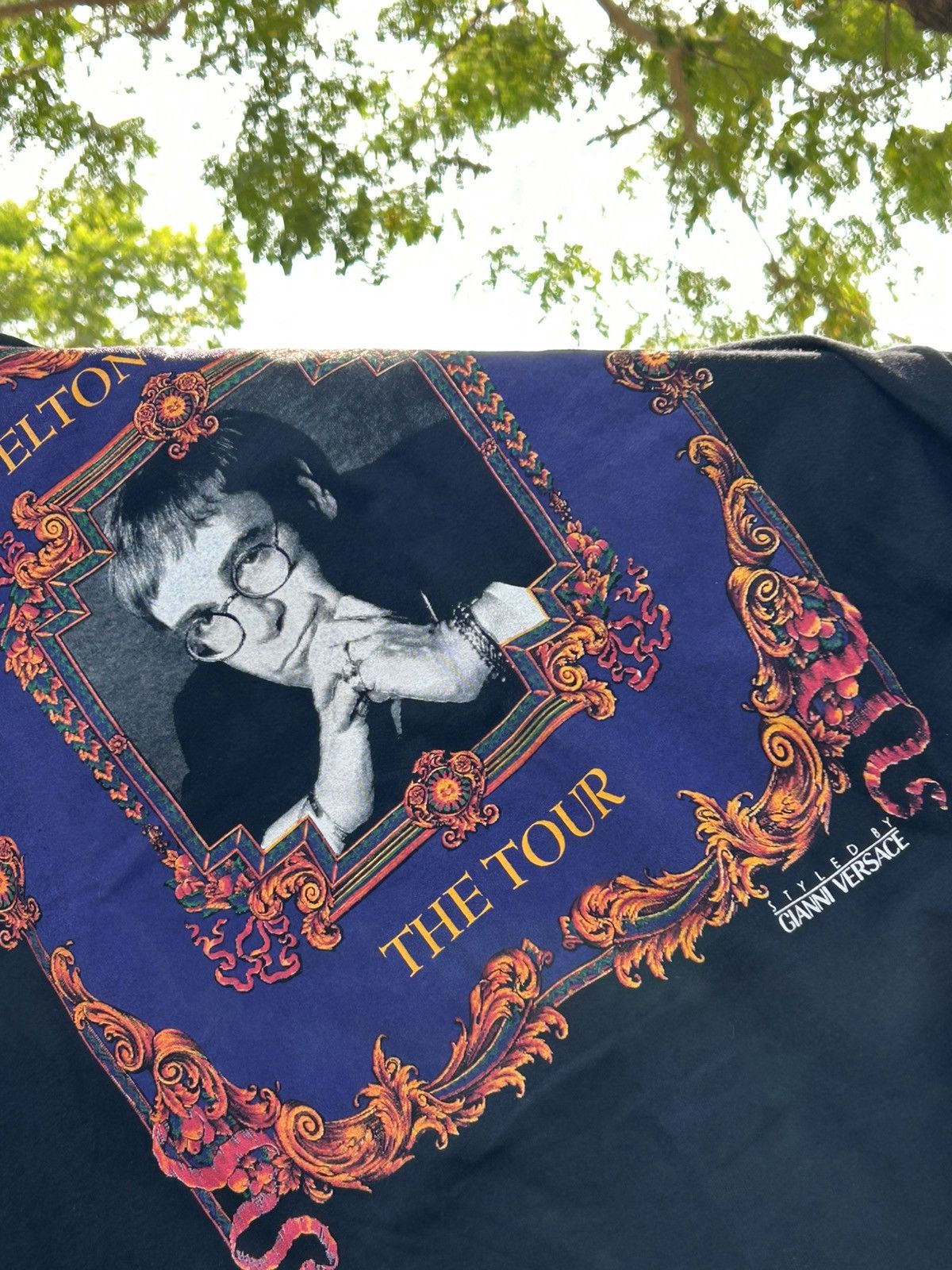 Band Tees Elton John 1992 1993 Versace Size US XL / EU 56 / 4 - 3 Thumbnail