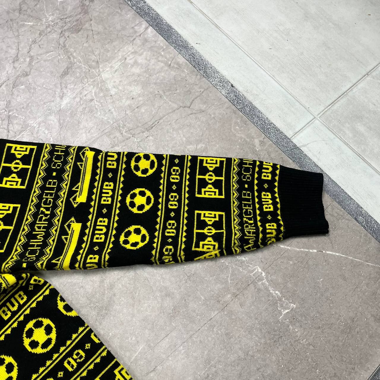 Vintage BVB Borussia Dortmund Sweater Monogram Sweater Mens Size XL Size US XL / EU 56 / 4 - 10 Thumbnail