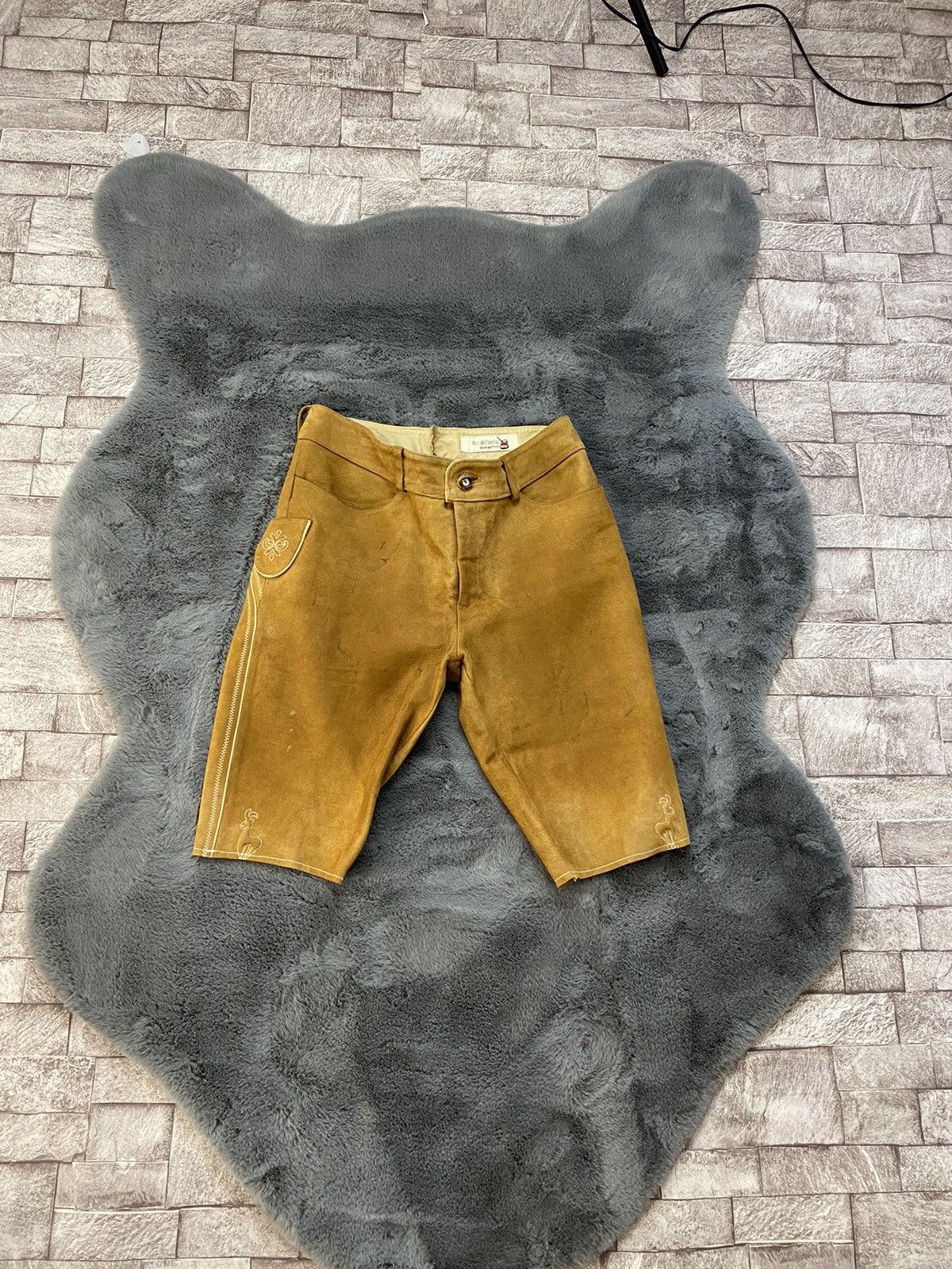 Cowboy Equipment × Japanese Brand × Leather VINTAGE TRADITIONAL LEATHER SHORTS Size US 36 / EU 52 - 1 Thumbnail