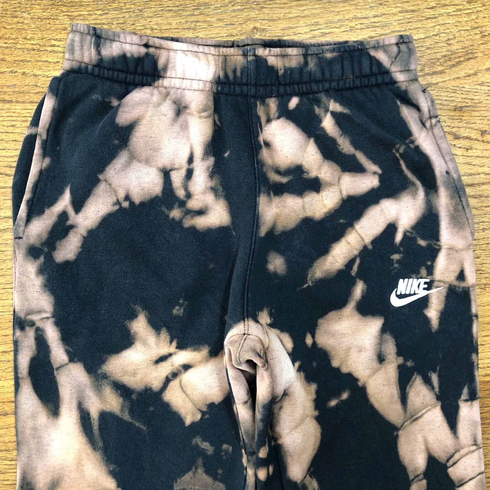 Nike VINTAGE Nike Sweatpants Black Adult XS Tie Dye Drawstring Pockets 90s University Athleisure Logo Size US 27 - 3 Thumbnail