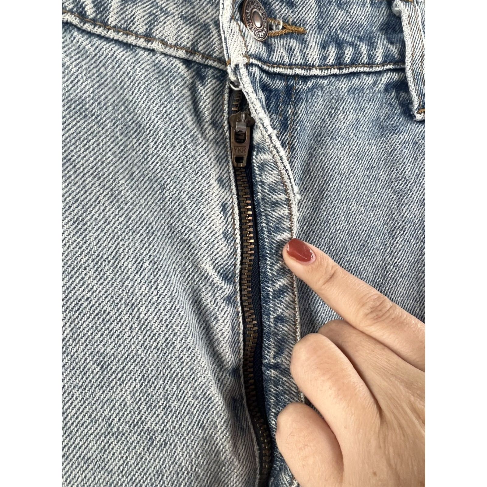 Levi's VINTAGE Levi's 550 Jeans Mens 34x30 Relaxed Mid Blue Denim, Relaxed Fit, Regular, 34 Inseam, Light Wash Blue, Levi's, Jeans, Men Size US 34 / EU 50 - 6 Thumbnail