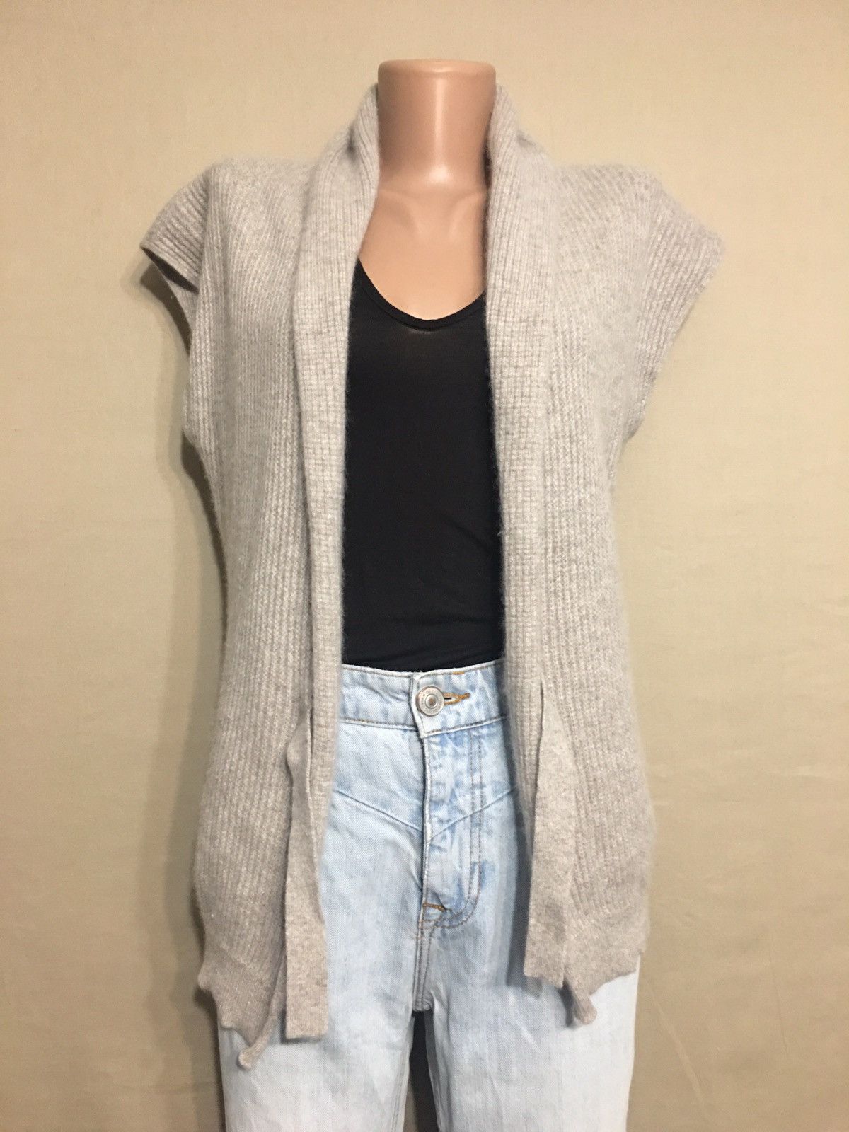 Allude ALLUDE Cashmere Beige Designer Knit Vest Sweater Size S Size S / US 4 / IT 40 - 2 Thumbnail
