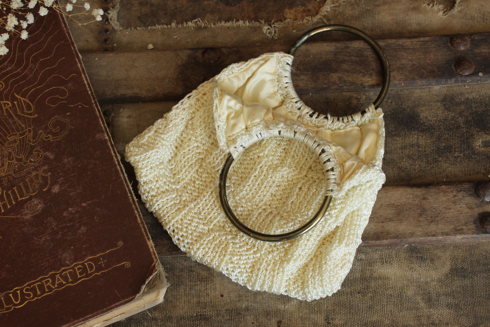 Vintage Vintage 1960s Ivory Crochet Purse, Woven with Metal Wrist Ha Size ONE SIZE - 7 Thumbnail