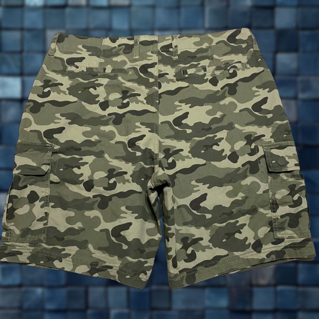 Old Navy VINTAGE Old Navy Cargo Shorts Green Army Camouflage 9" Inseam Mens 38 Regular Cargo Pocket Denim 100% Cotton Beltless? Size US 38 / EU 54 - 1 Thumbnail