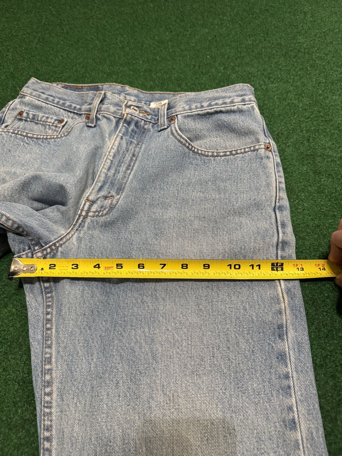 Levi's Vintage Clothing Vintage Levi’s 550 Relaxed Light Wash 32x34 Grunge Jeans Size US 32 / EU 48 - 9 Thumbnail