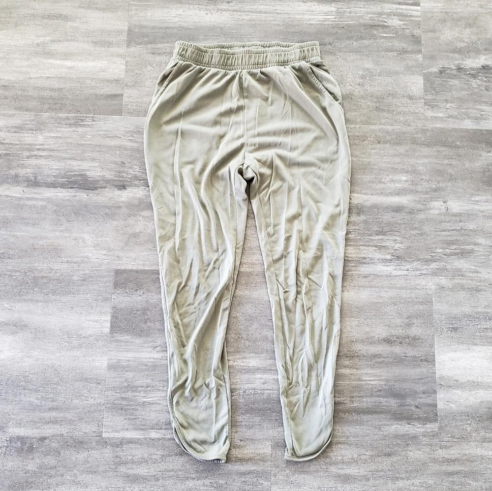 Designer Olive Faded AEO Cropped Jogger Pant Size 25" / US 0 / IT 36 - 1 Thumbnail