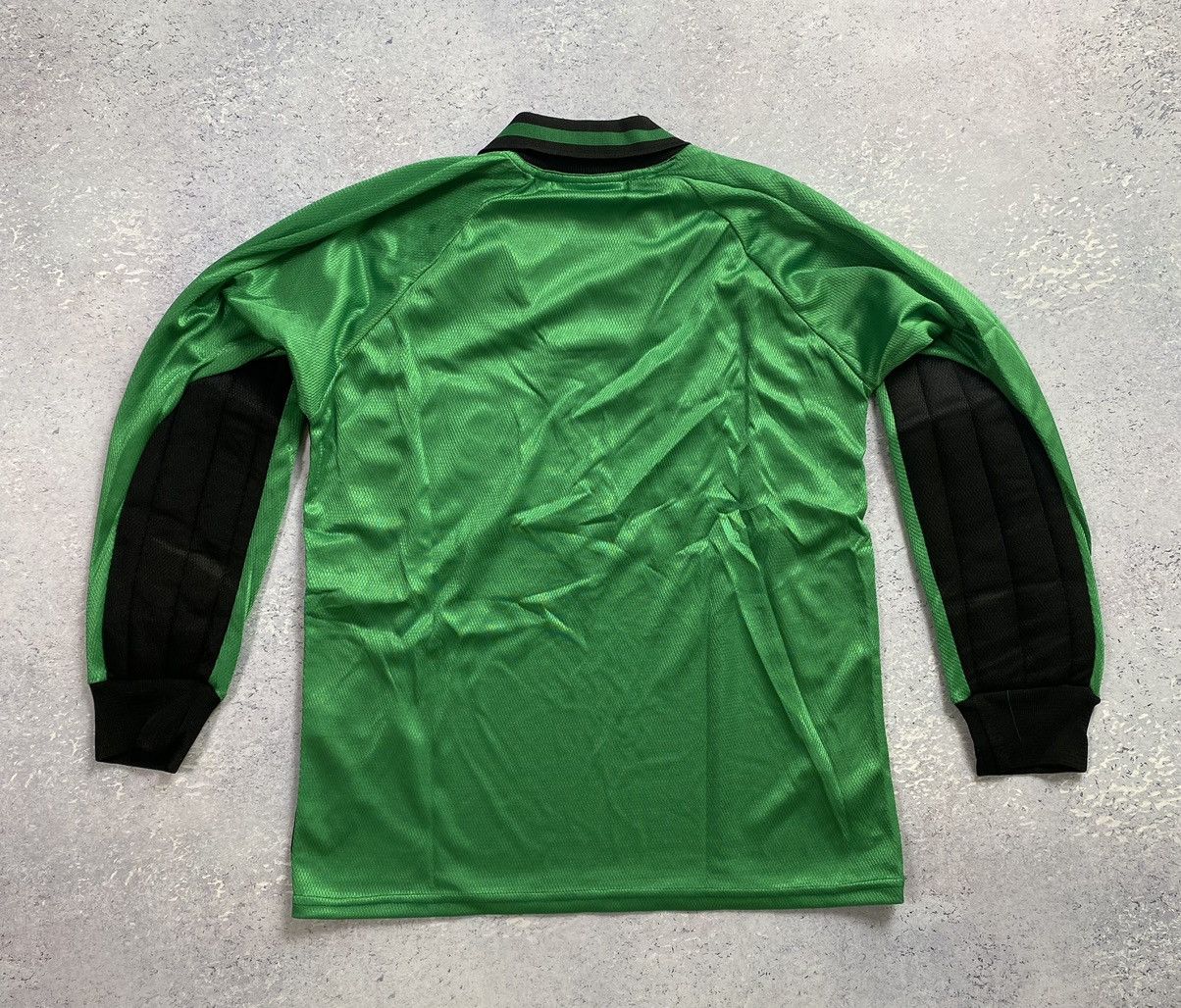 Sports Specialties Pompey Sport FC Portsmouth 1999 2000 Goalkeeper Boys XL Size US XS / EU 42 / 0 - 3 Thumbnail