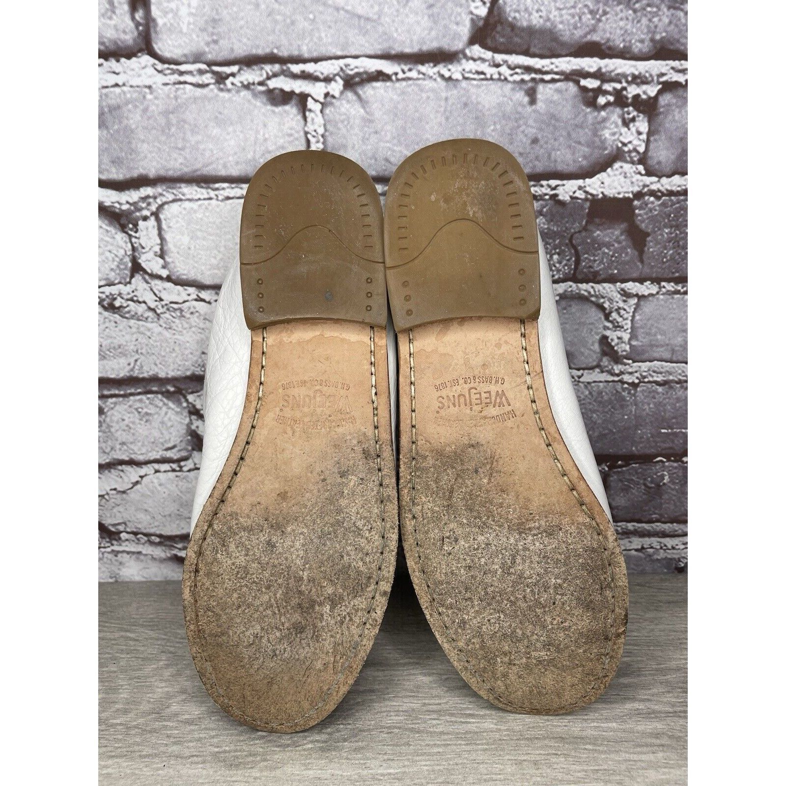 G.H. Bass & Co. G.H. Bass Weejuns White Leather Moc Toe Penny Loafers Shoes Size US 8.5 / IT 38.5 - 18 Thumbnail