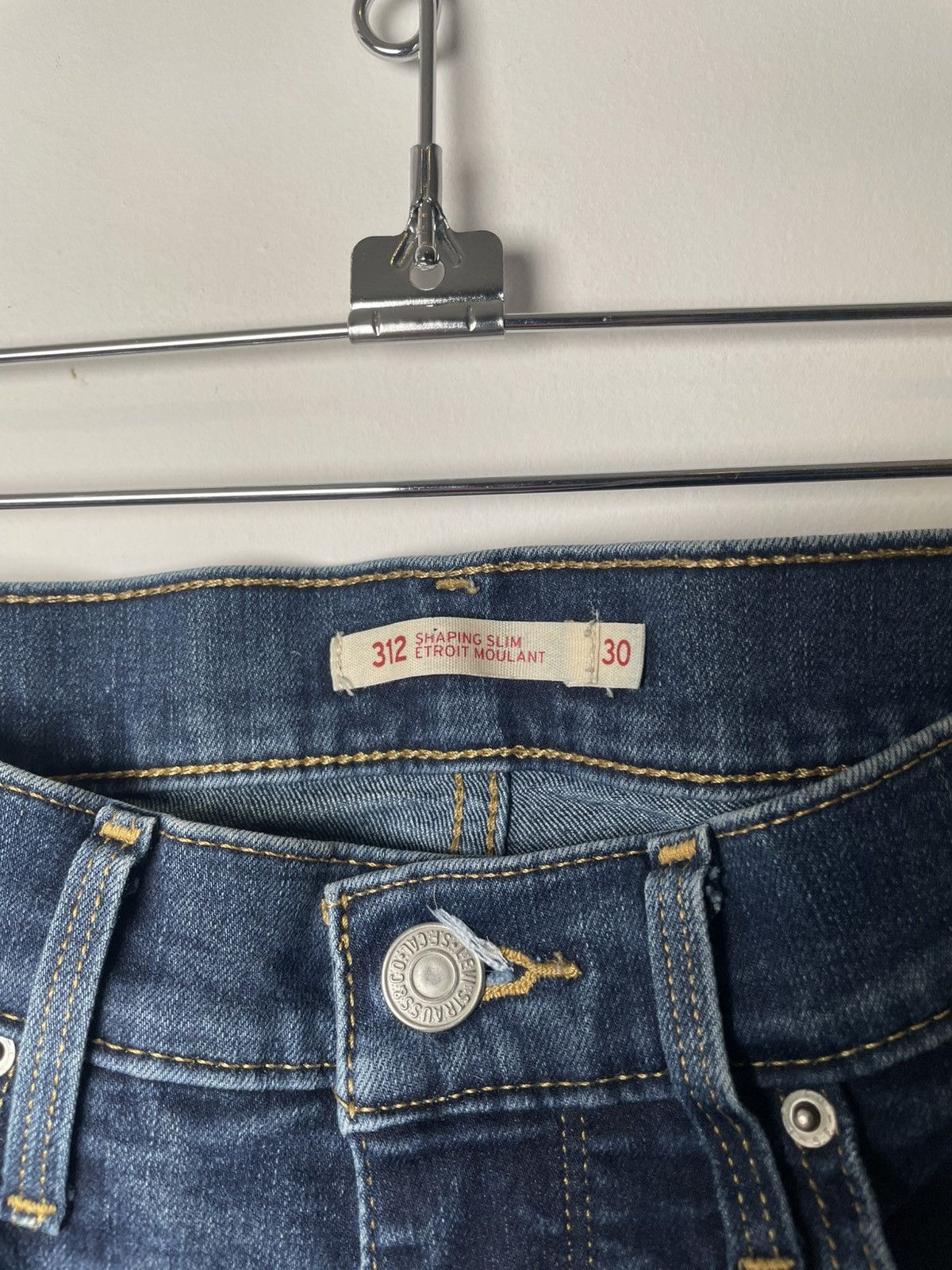 Levi's Levi’s 312 Shaping Slim Jeans Mid-Wash Blue 30 Size US 30 / EU 46 - 6 Thumbnail