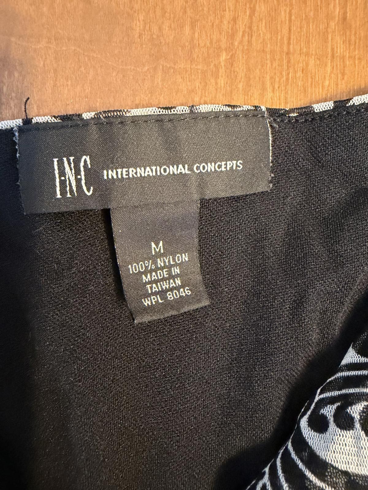 Other INC International Concepts Black and White V-Neck Medium Size M / US 6-8 / IT 42-44 - 2 Thumbnail