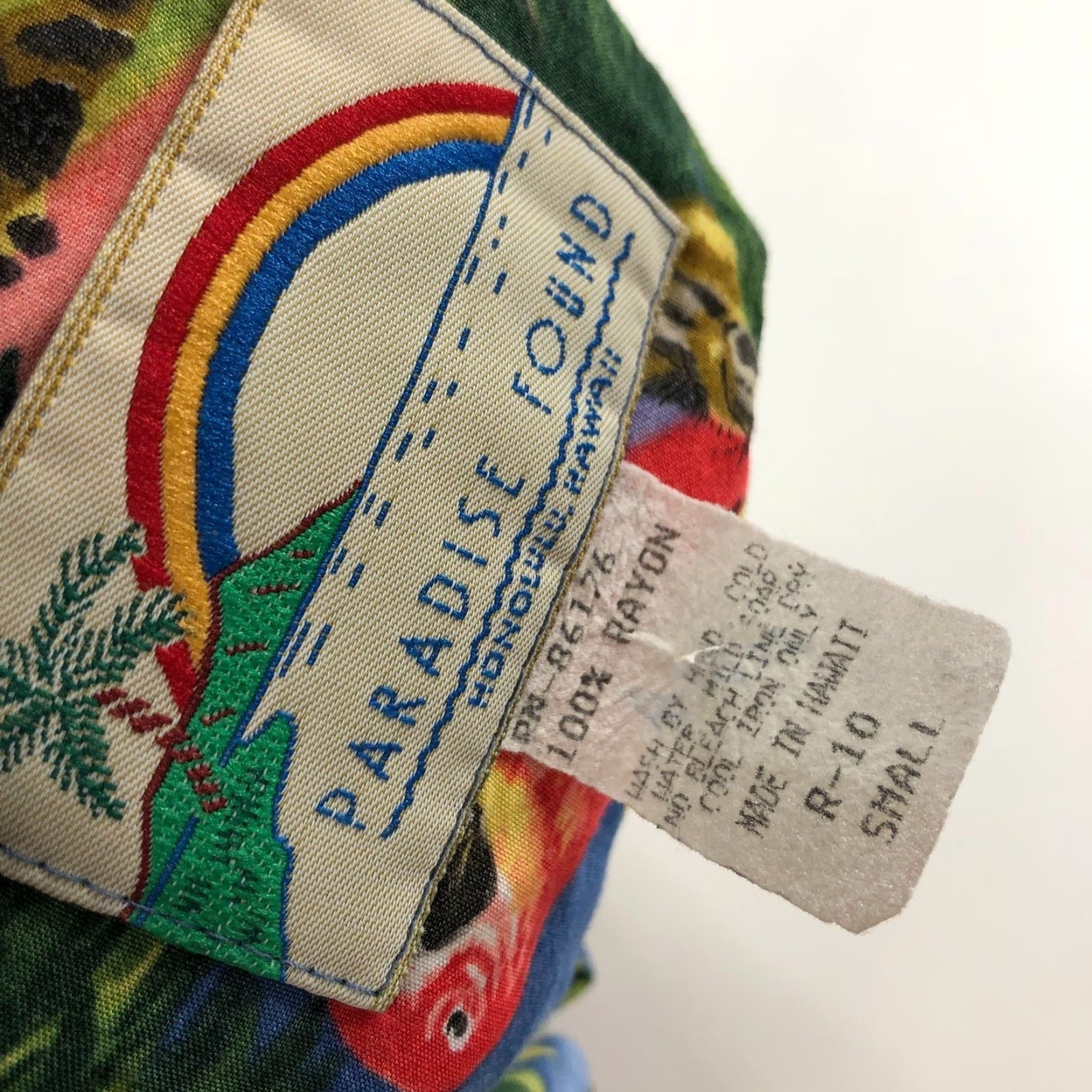 Paradise Found Paradise Found Small Button Short Sleeve Collared Hawaiian Floral Shirt Rayon Size US S / EU 44-46 / 1 - 7 Thumbnail