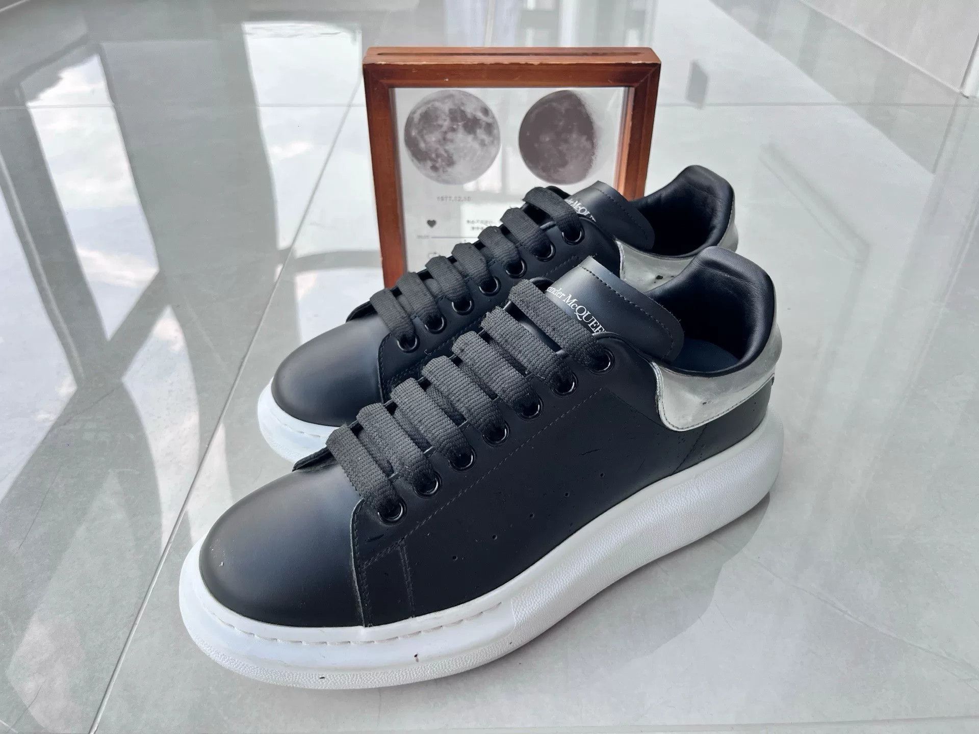 Alexander McQueen Alexander McQueen Black Lowtop Sneakers 9 Men Size US 9 / EU 42 - 1 Thumbnail