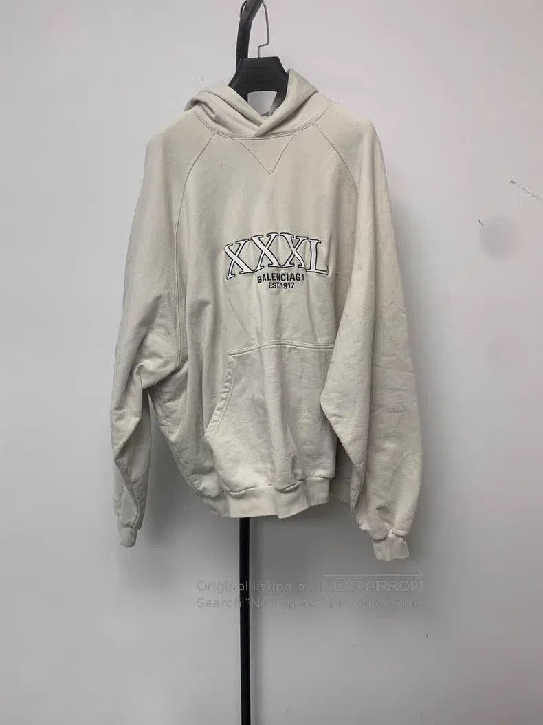 Balenciaga Balenciaga Logo Letter Print Cracked Edge Long Sleeve Pull Size US S / EU 44-46 / 1 - 1 Thumbnail